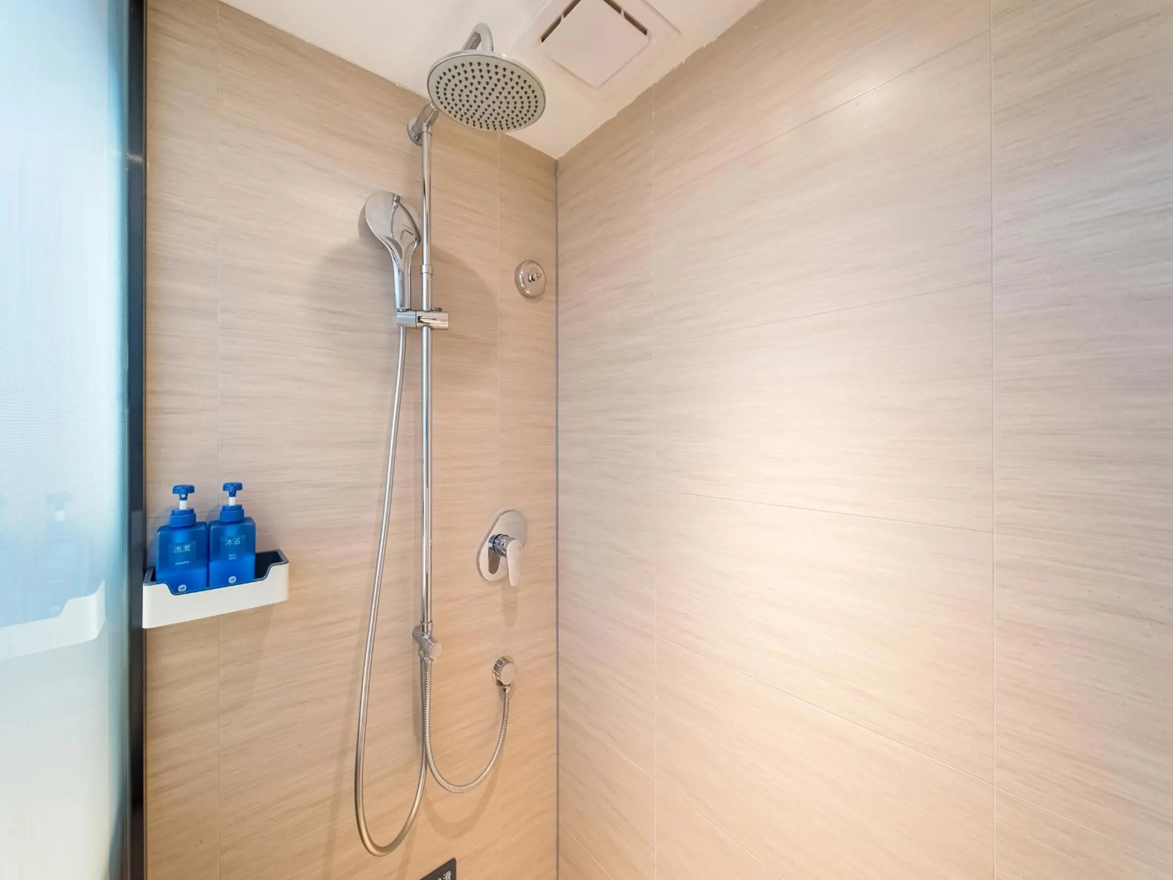 Shower in Hanting Hotel Beijing Qianmen Street