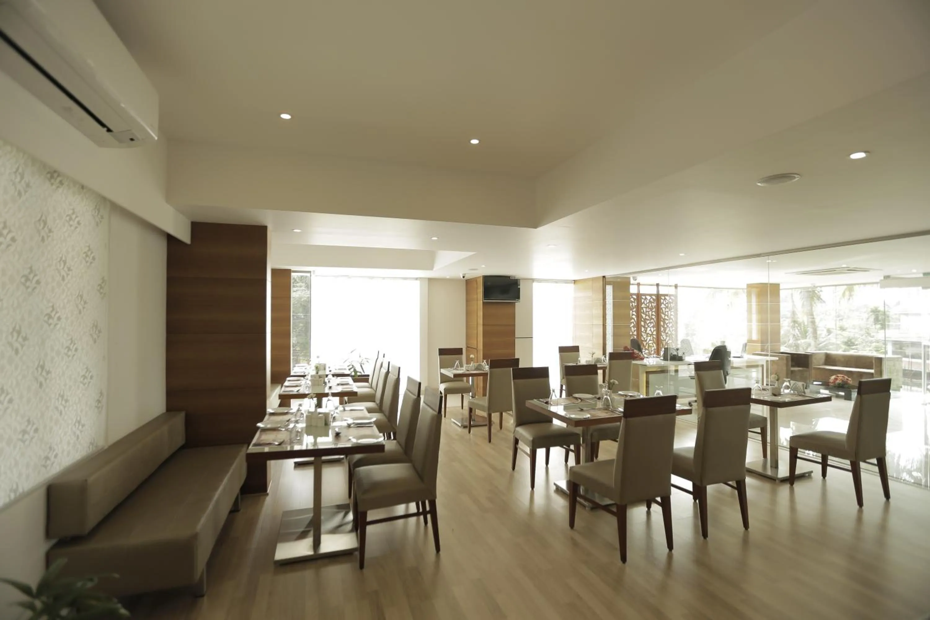 Restaurant/places to eat in Park Connect