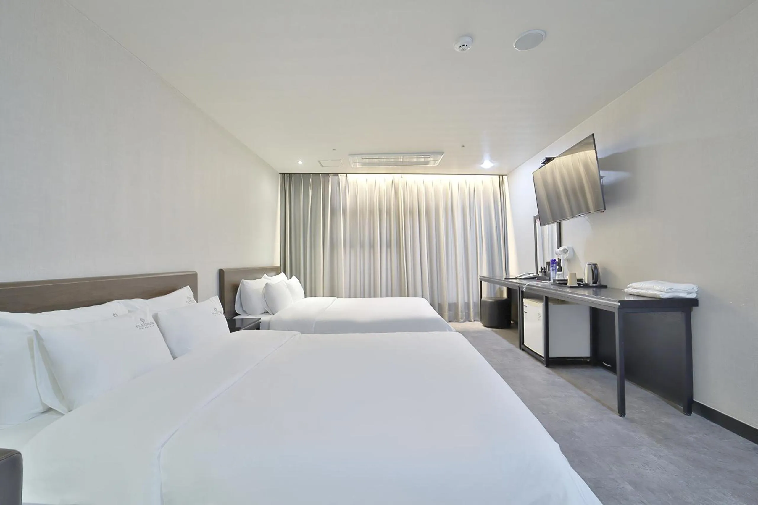 Bed in Busan Platinum Hotel Nampo