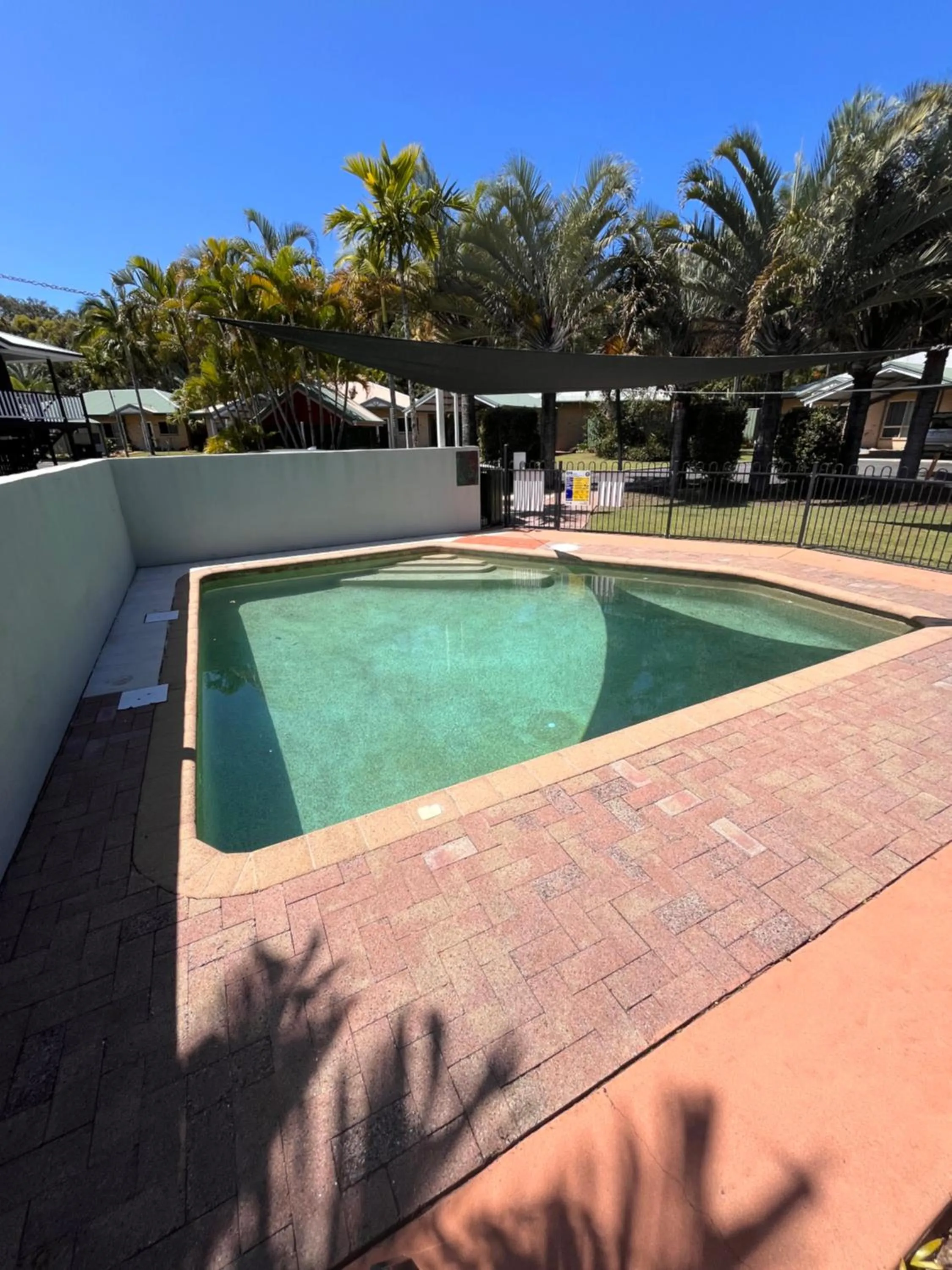 Swimming pool in Agnes Palms Motel