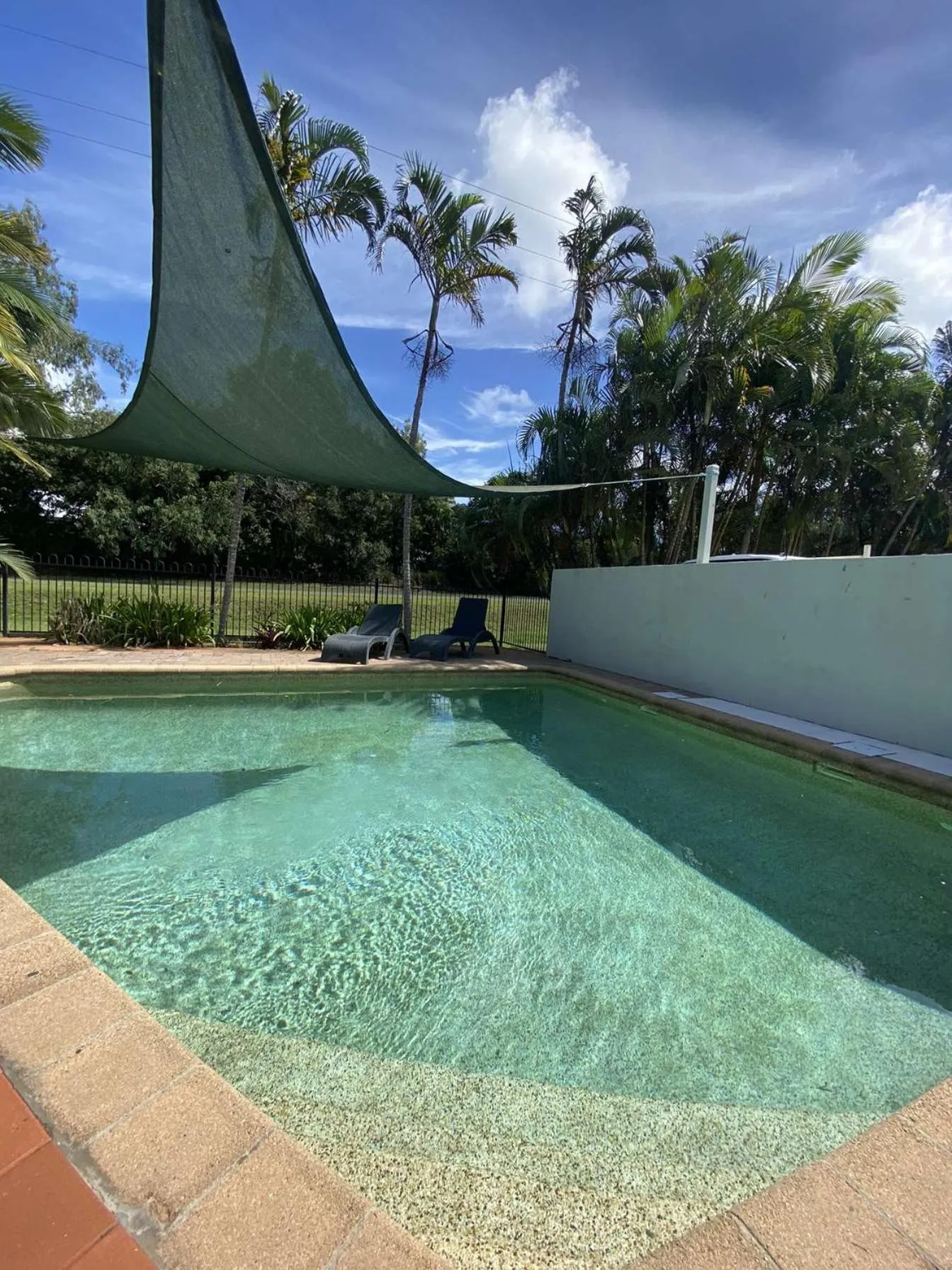 Swimming pool in Agnes Palms Motel
