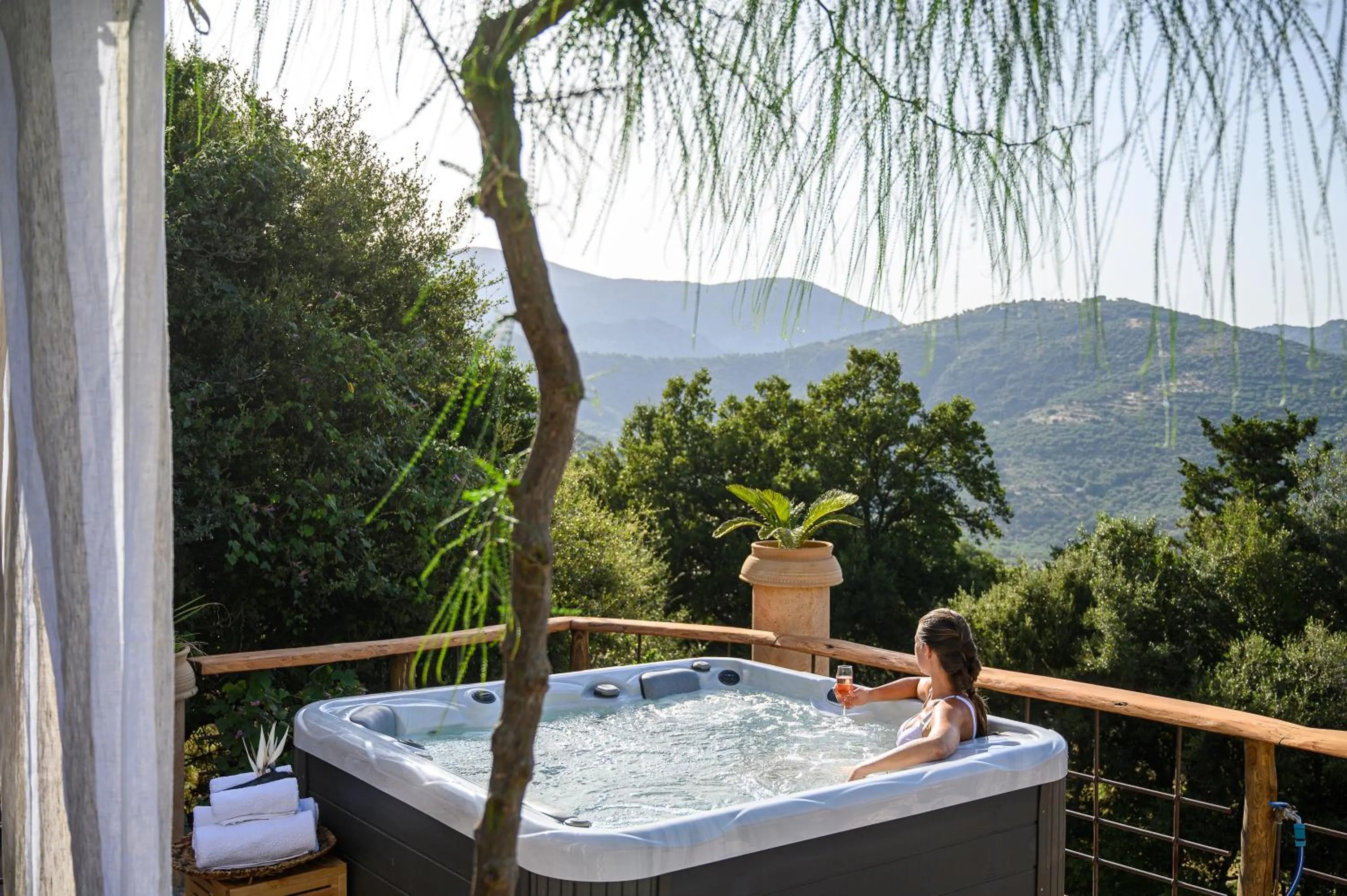 Hot Tub in Country Hotel Velani