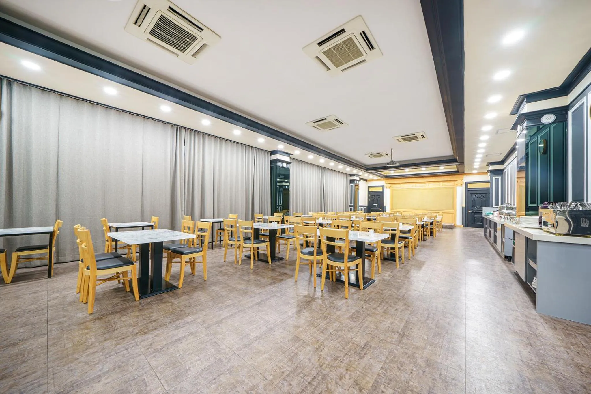 Property building in Firenze Tourist Hotel