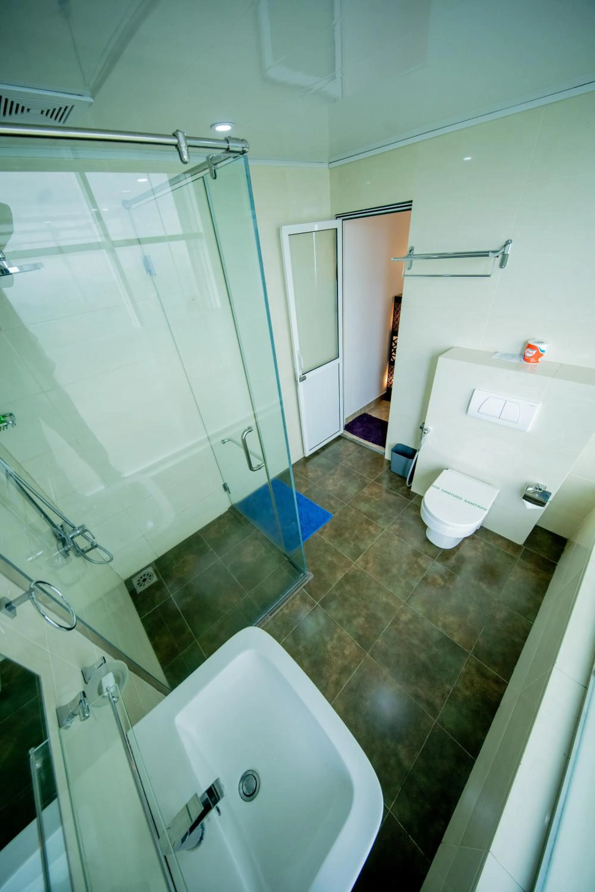 Bathroom in Olympus Plaza Hotel