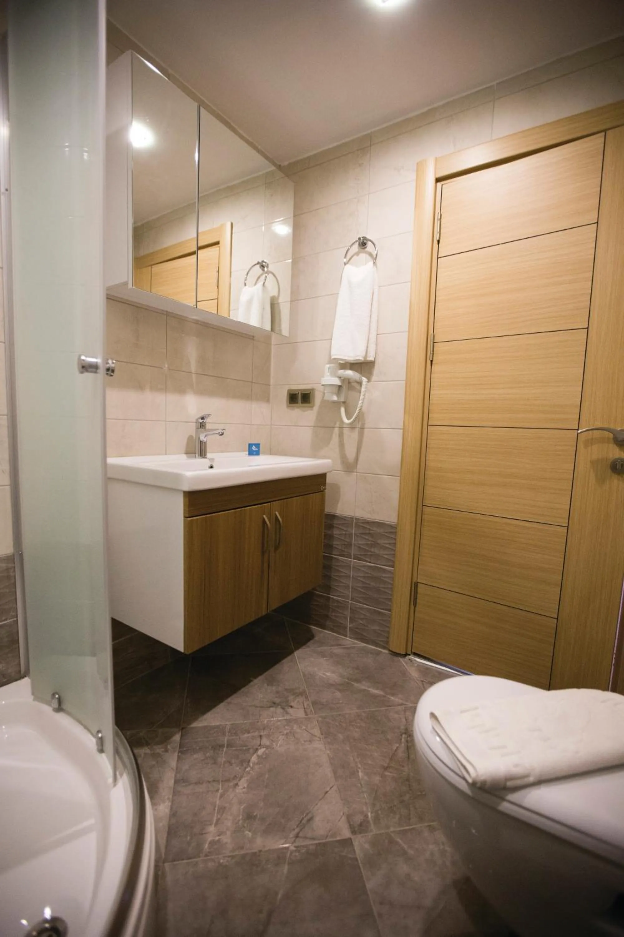 Bathroom in Alesha Suite Otel