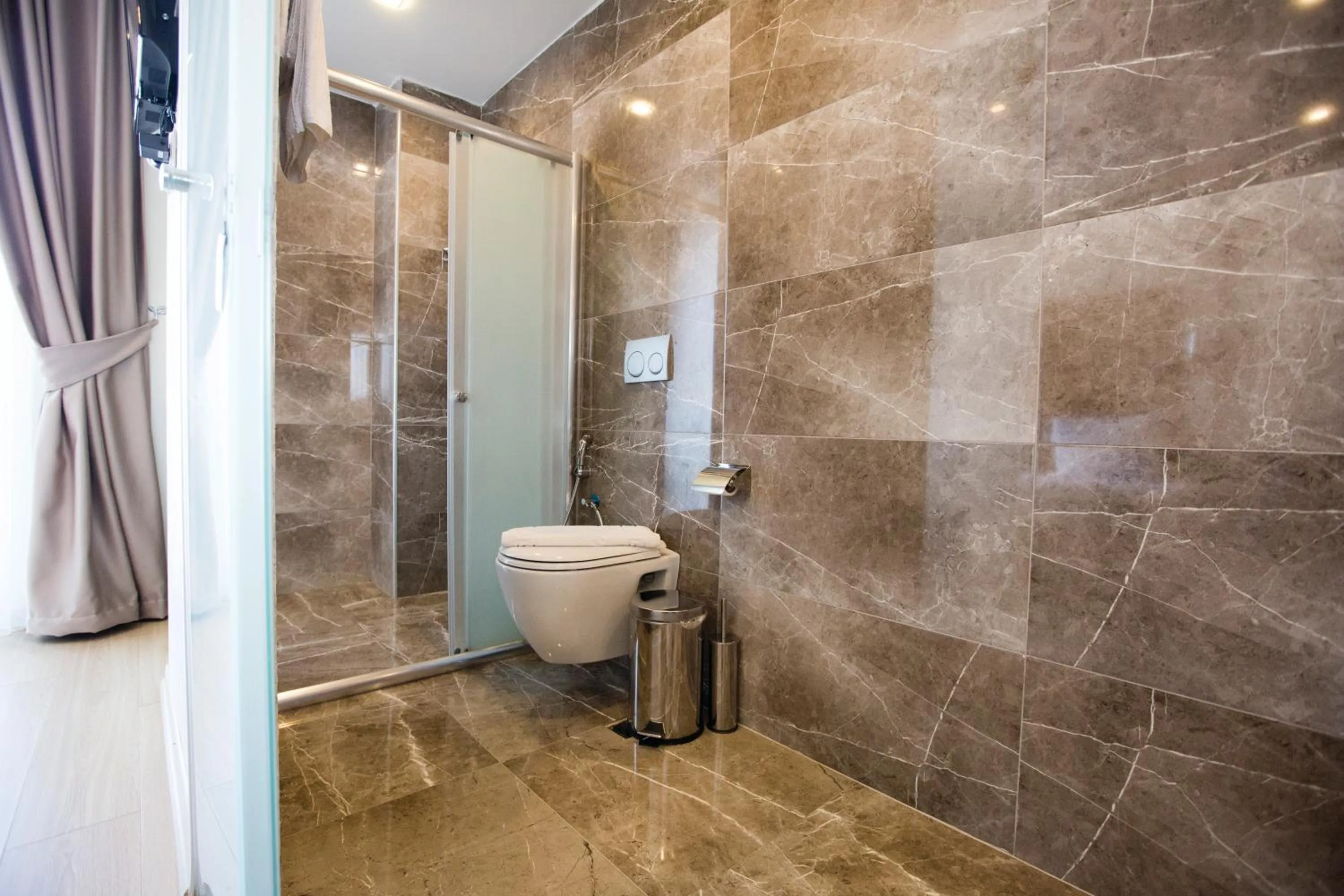 Bathroom in Alesha Suite Otel