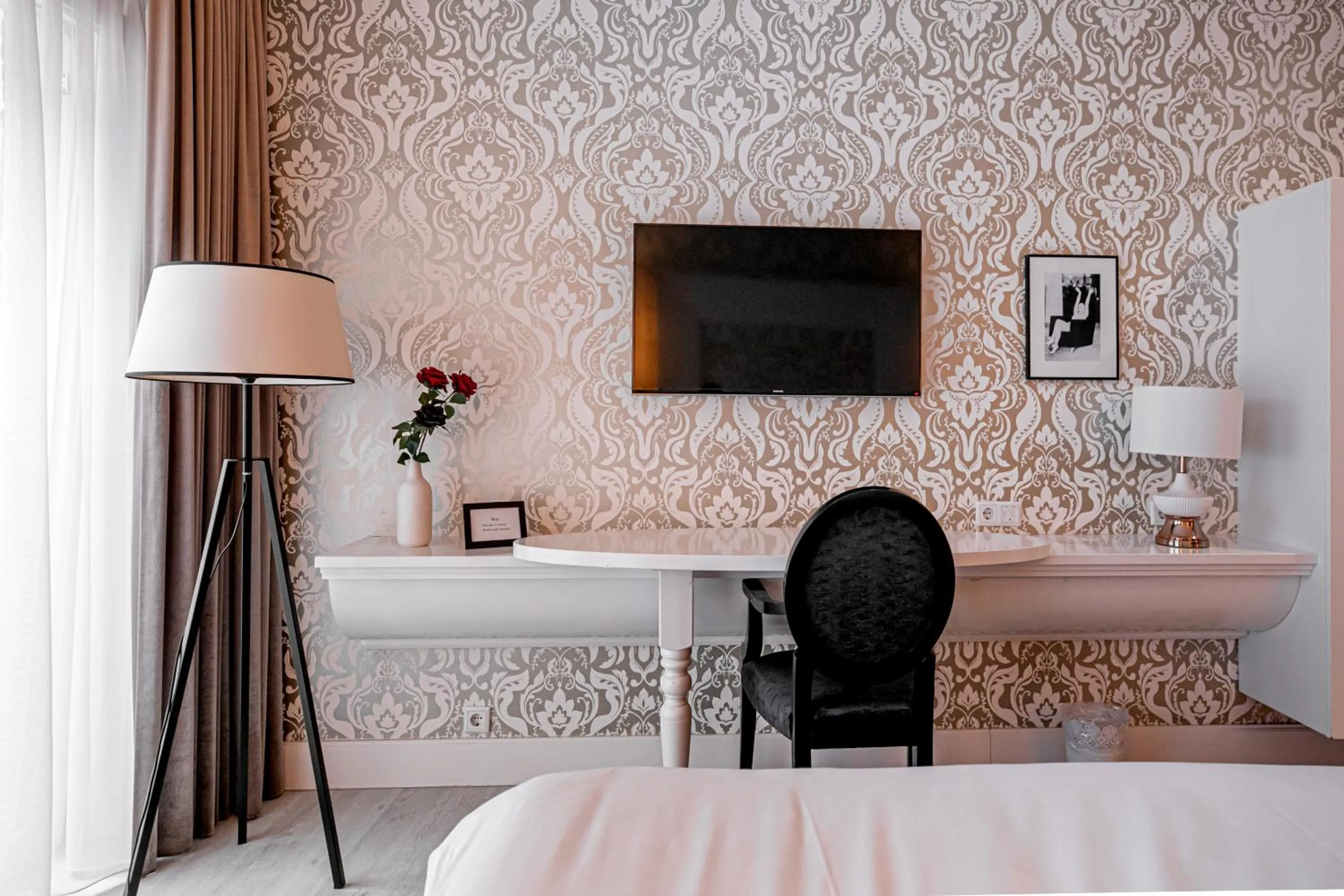 TV and multimedia, Bed in Le Theatre