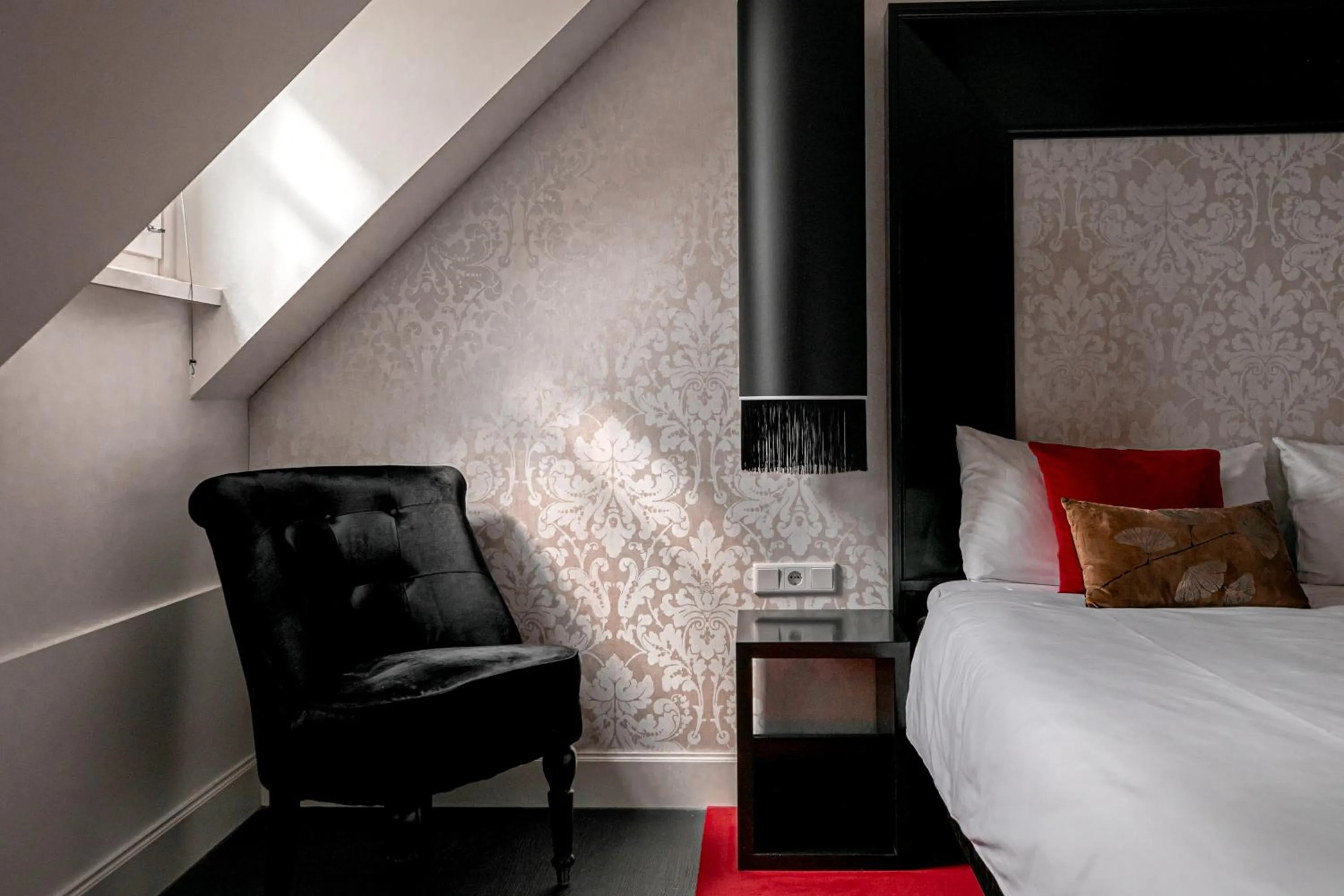 Seating area, Bed in Le Theatre