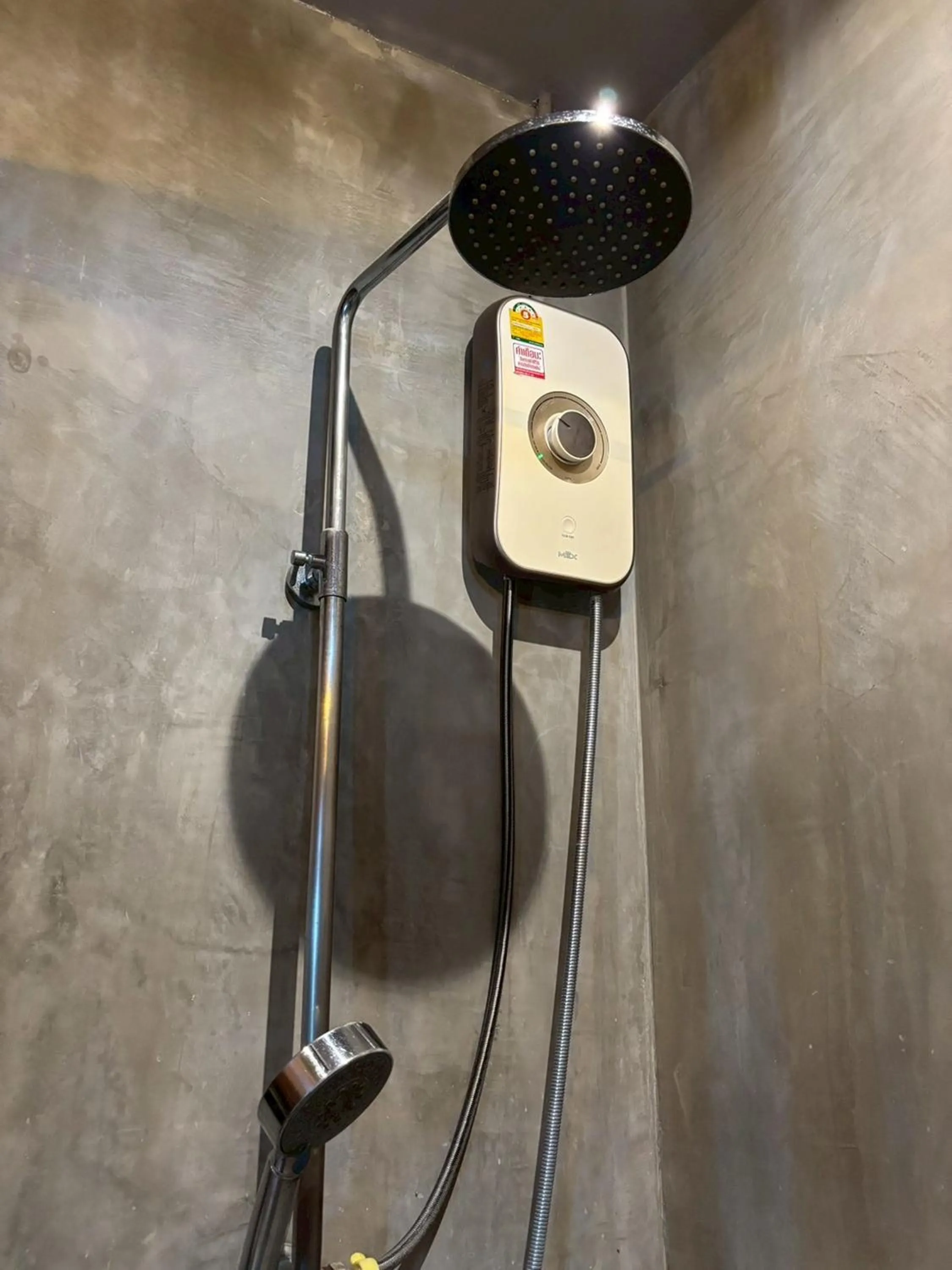 Bathroom in Sukhum Rajamangala-Phatthanakan Rooms