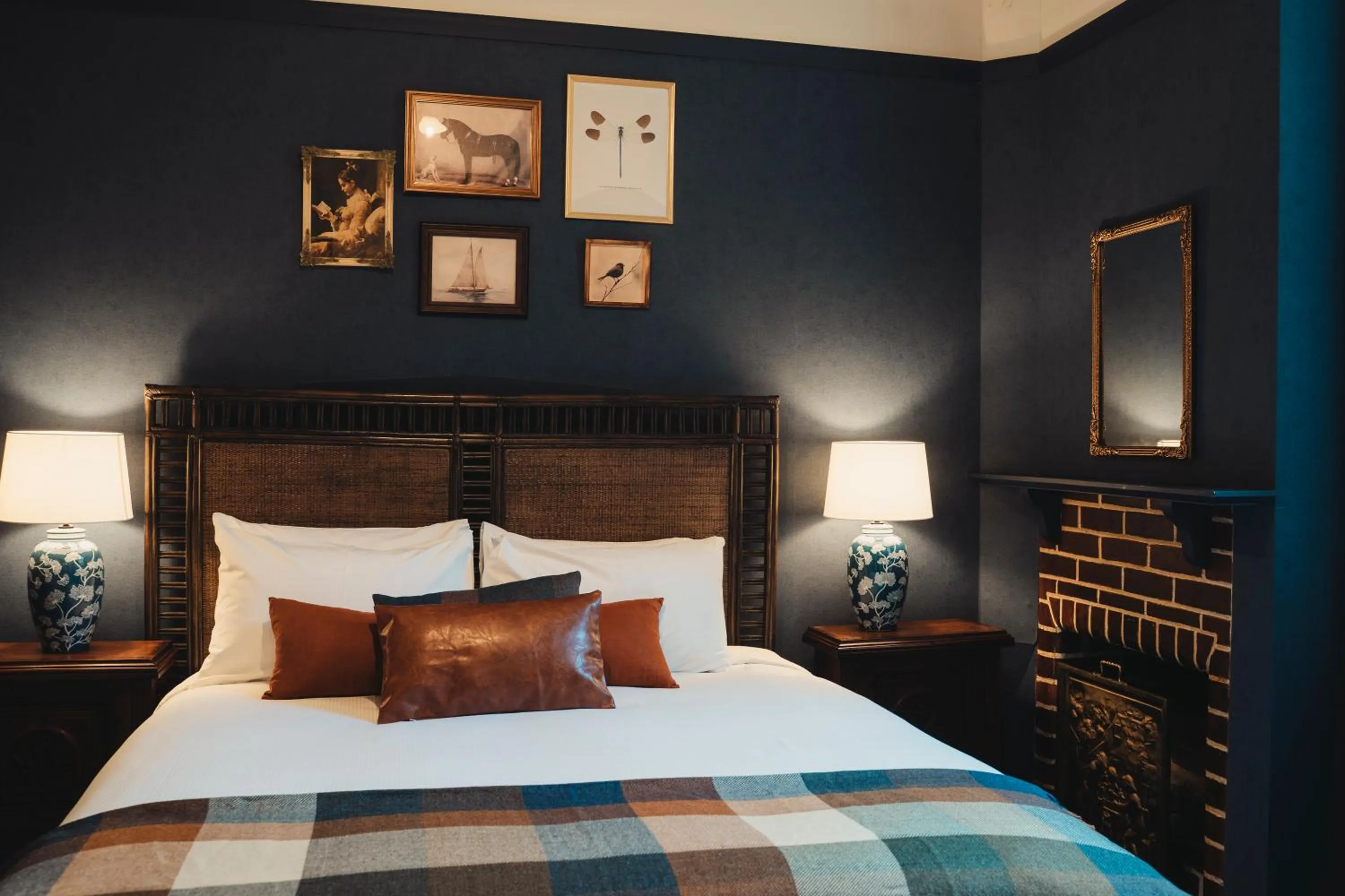 Bed in Dunedin House- Boutique Hotel