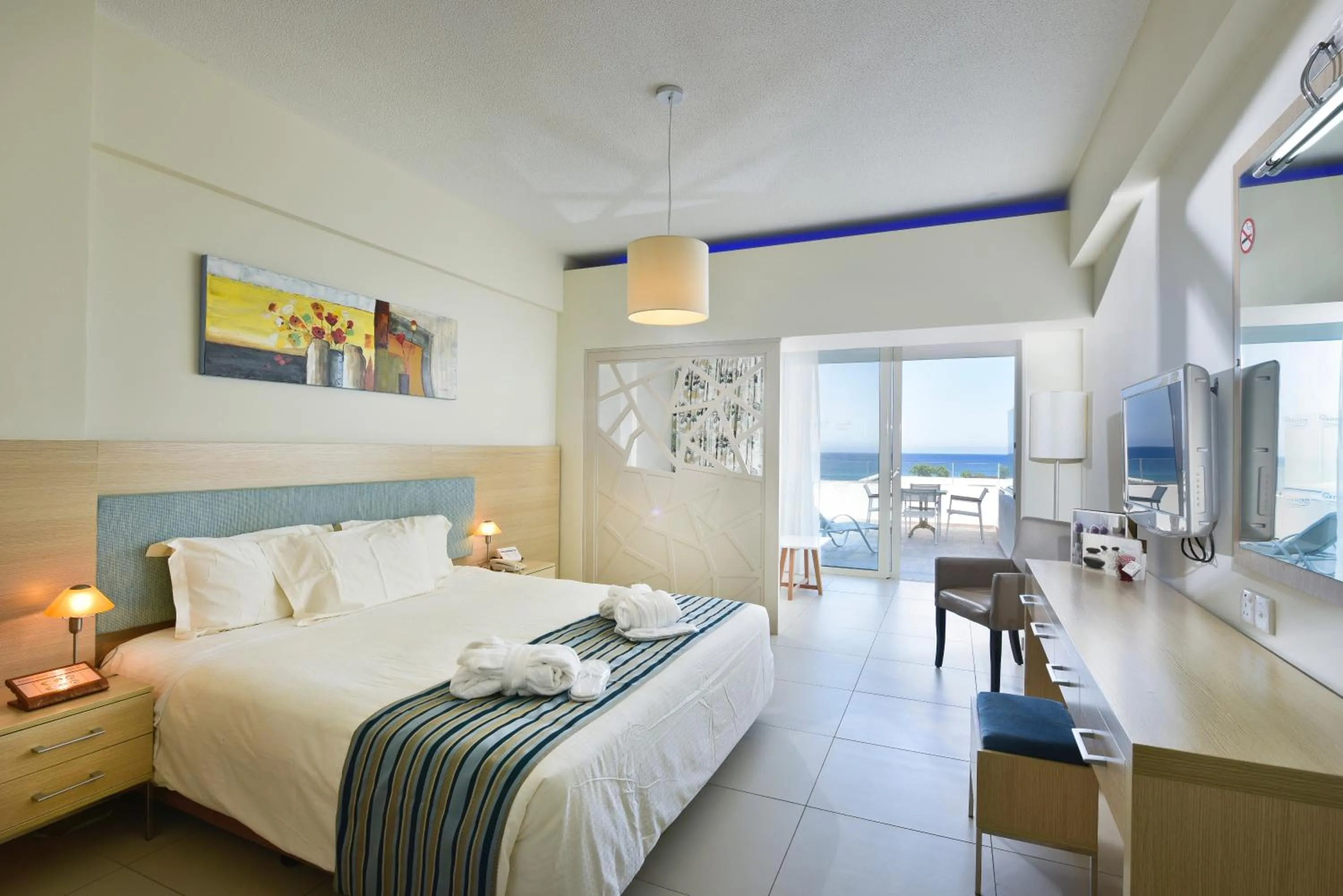 Bedroom, Bed in Pernera Beach Hotel