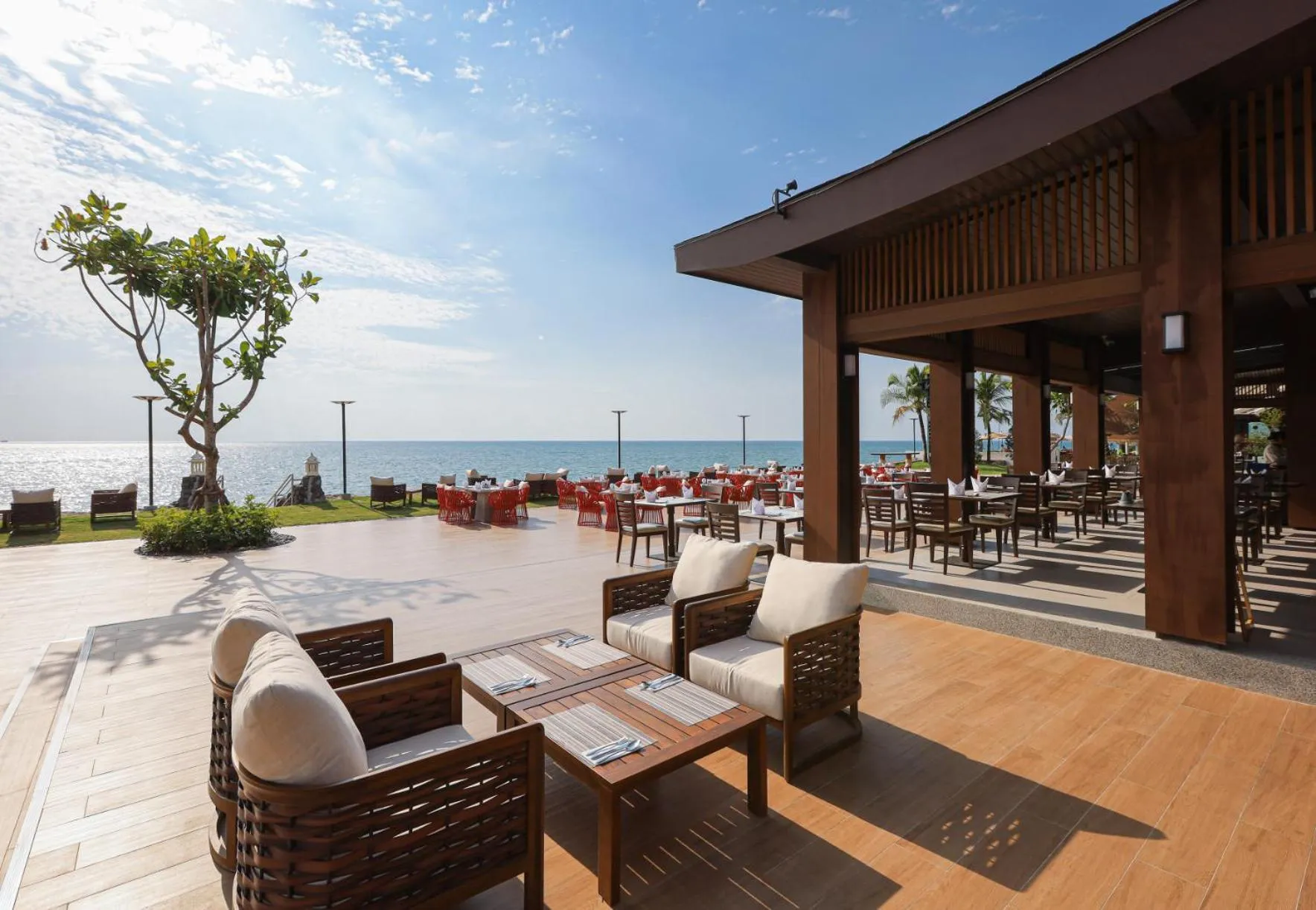 Restaurant/places to eat in La Solaya Khao Lak