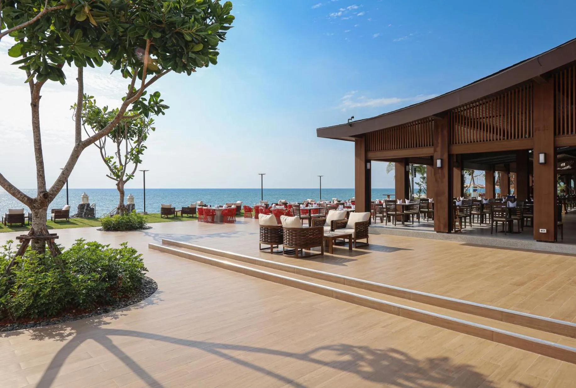 Restaurant/places to eat in La Solaya Khao Lak