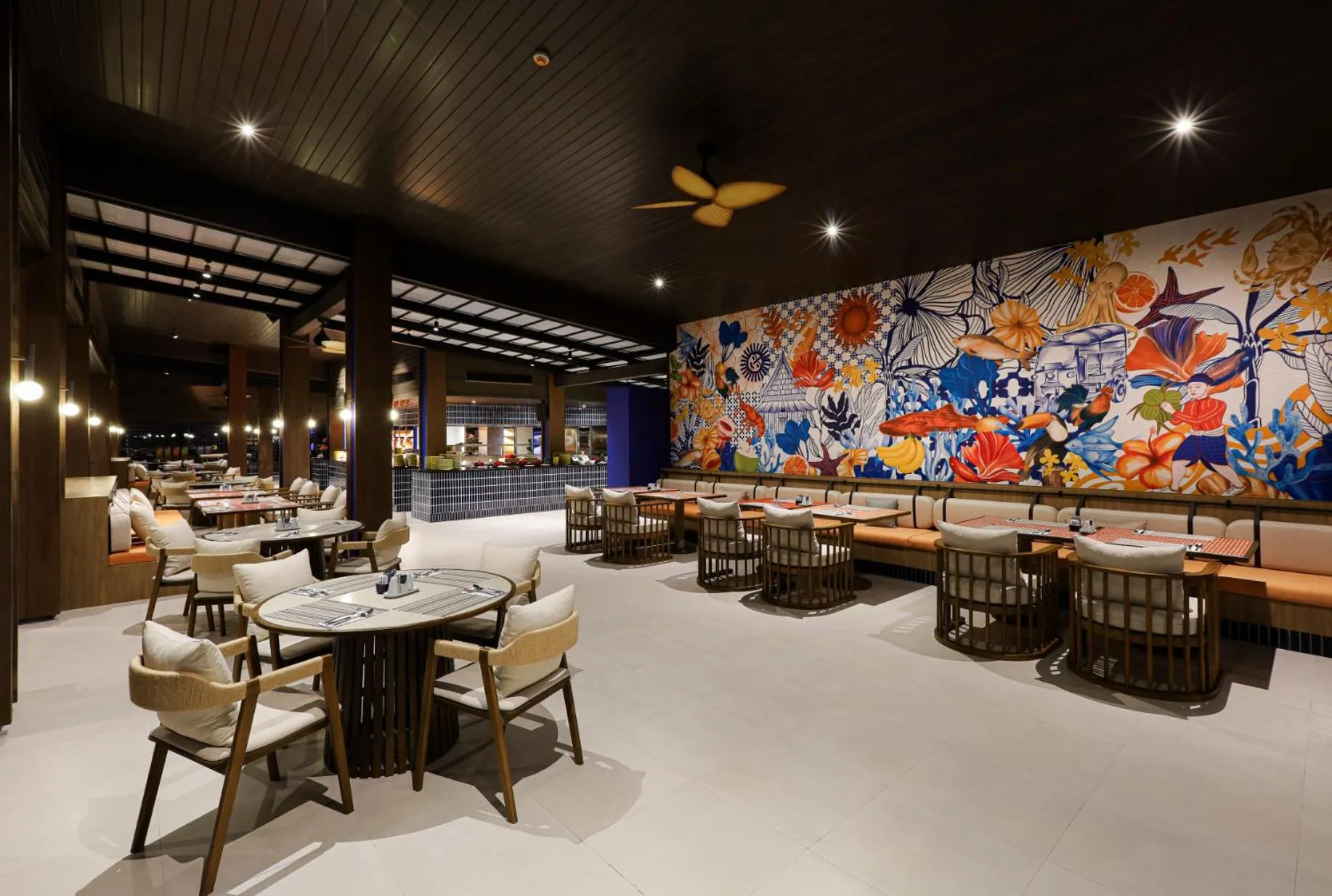 Restaurant/places to eat in La Solaya Khao Lak