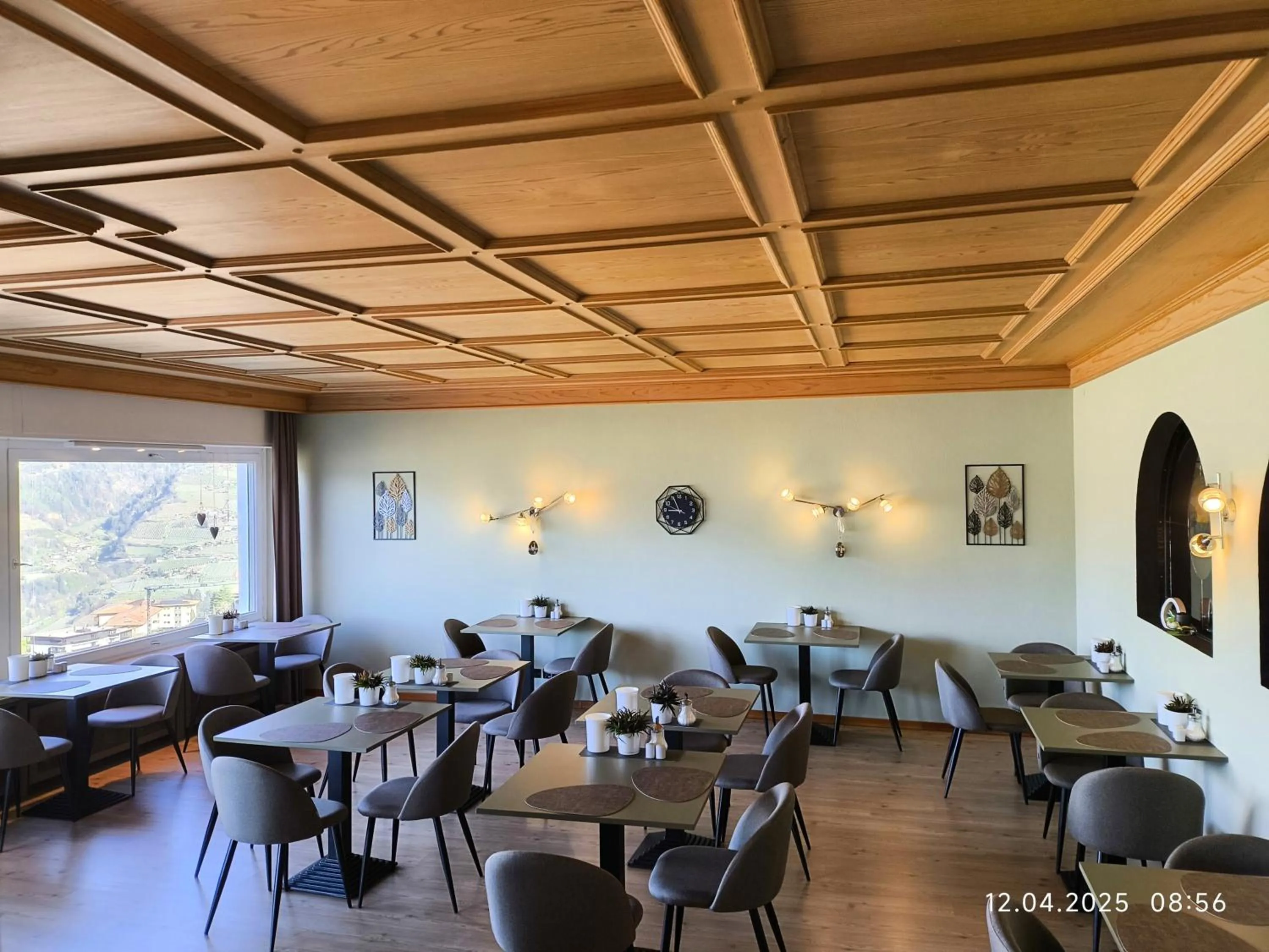 Restaurant/places to eat in Schenna Garni Eden Bed & Breakfast