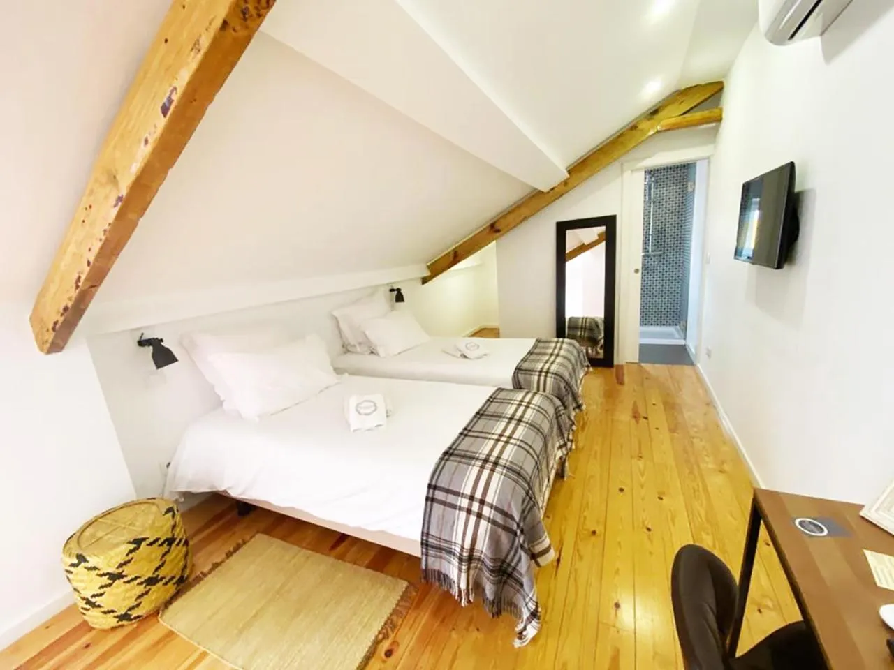 Bedroom, Bed in The Postcard Lisbon