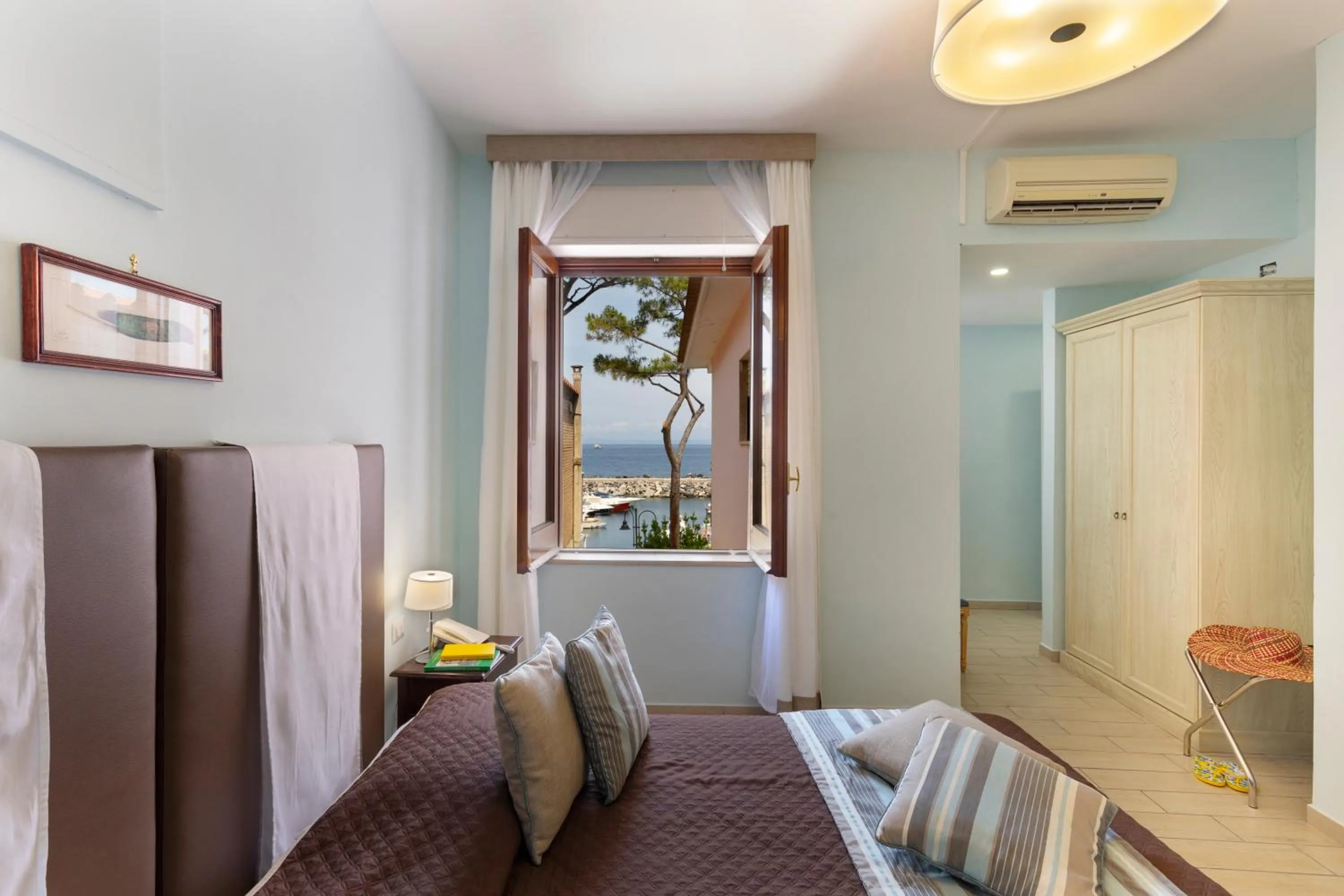 Photo of the whole room in Sea Breeze Residence