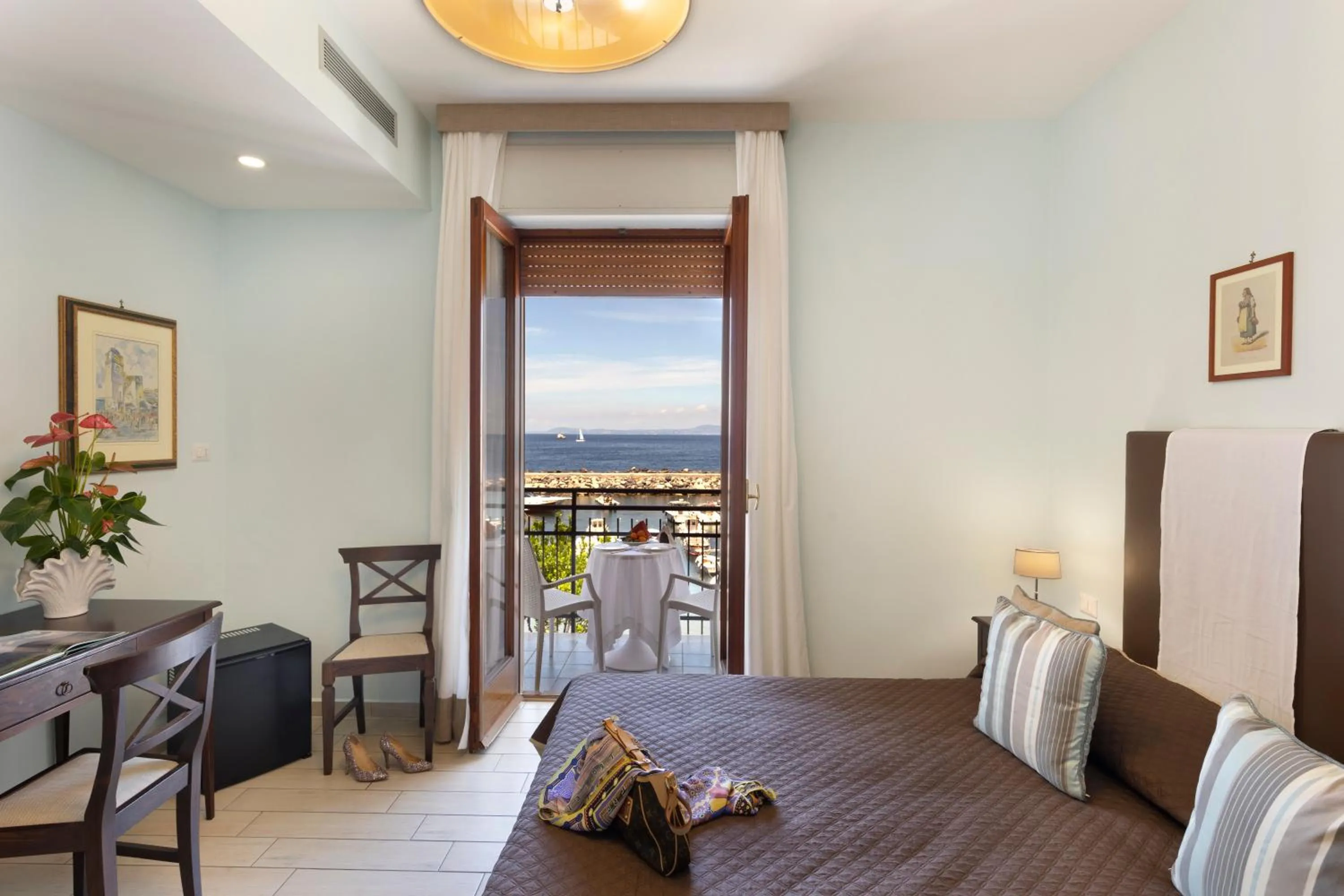 Bed in Sea Breeze Residence