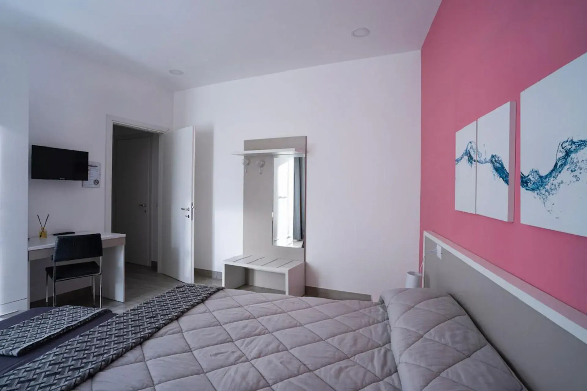 Double or Twin Room - single occupancy in Ventitrémarzo Guest House Double or Twin Room - single occupancy in Ventitrémarzo Guest House