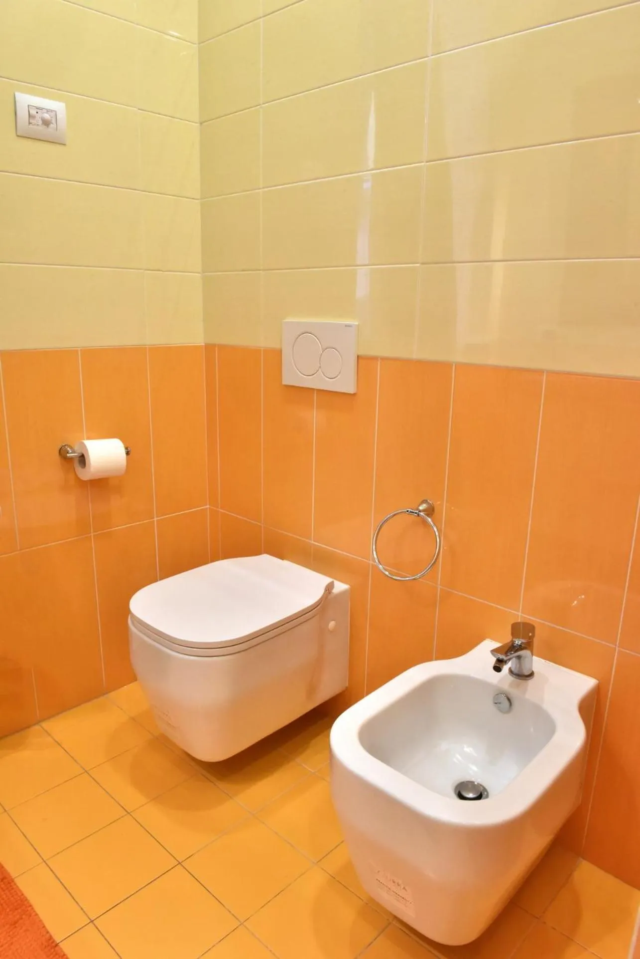 Toilet in Ventitrémarzo Guest House