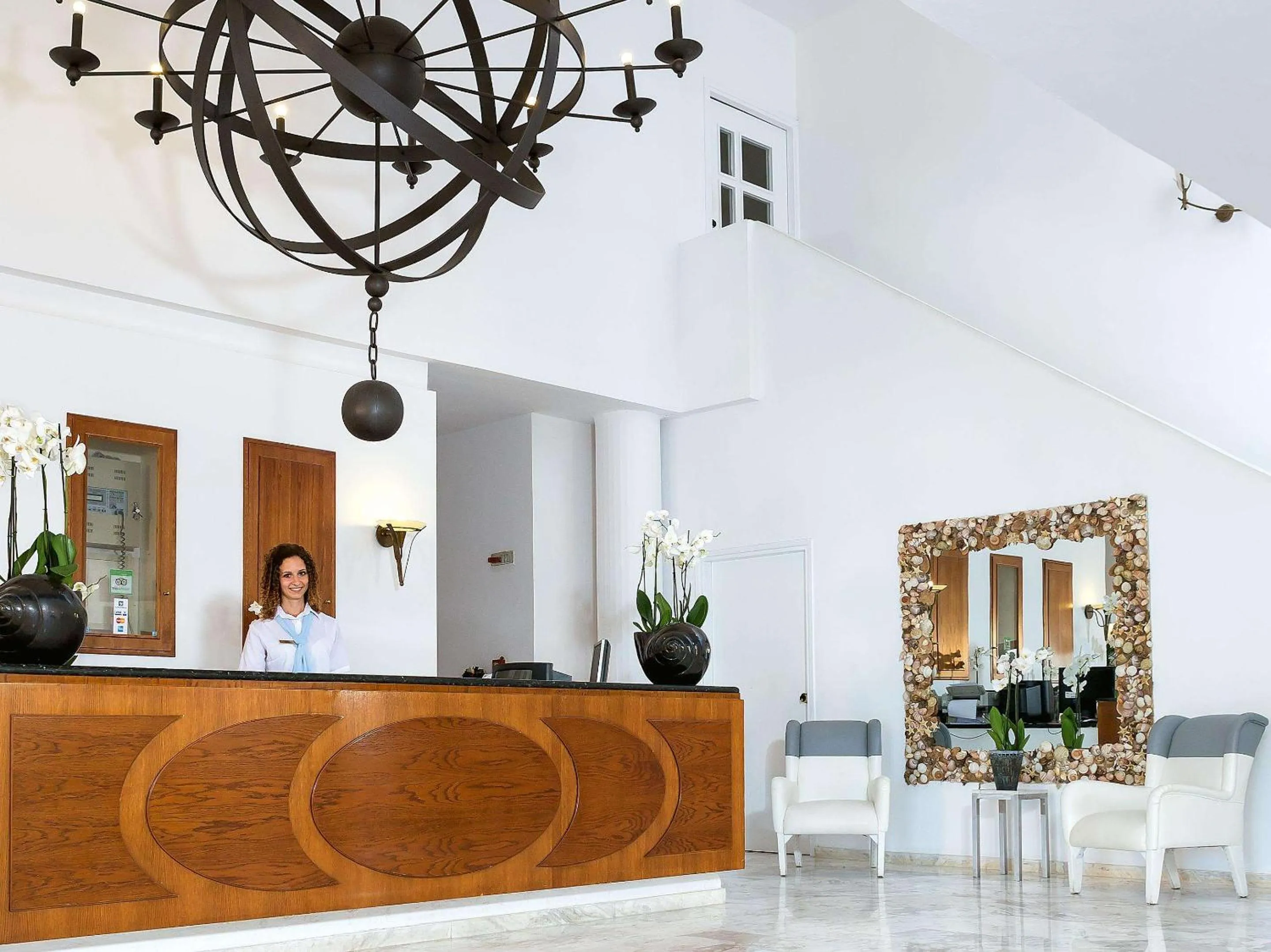 Lobby or reception in Grand Leoniki Residence by Grecotel