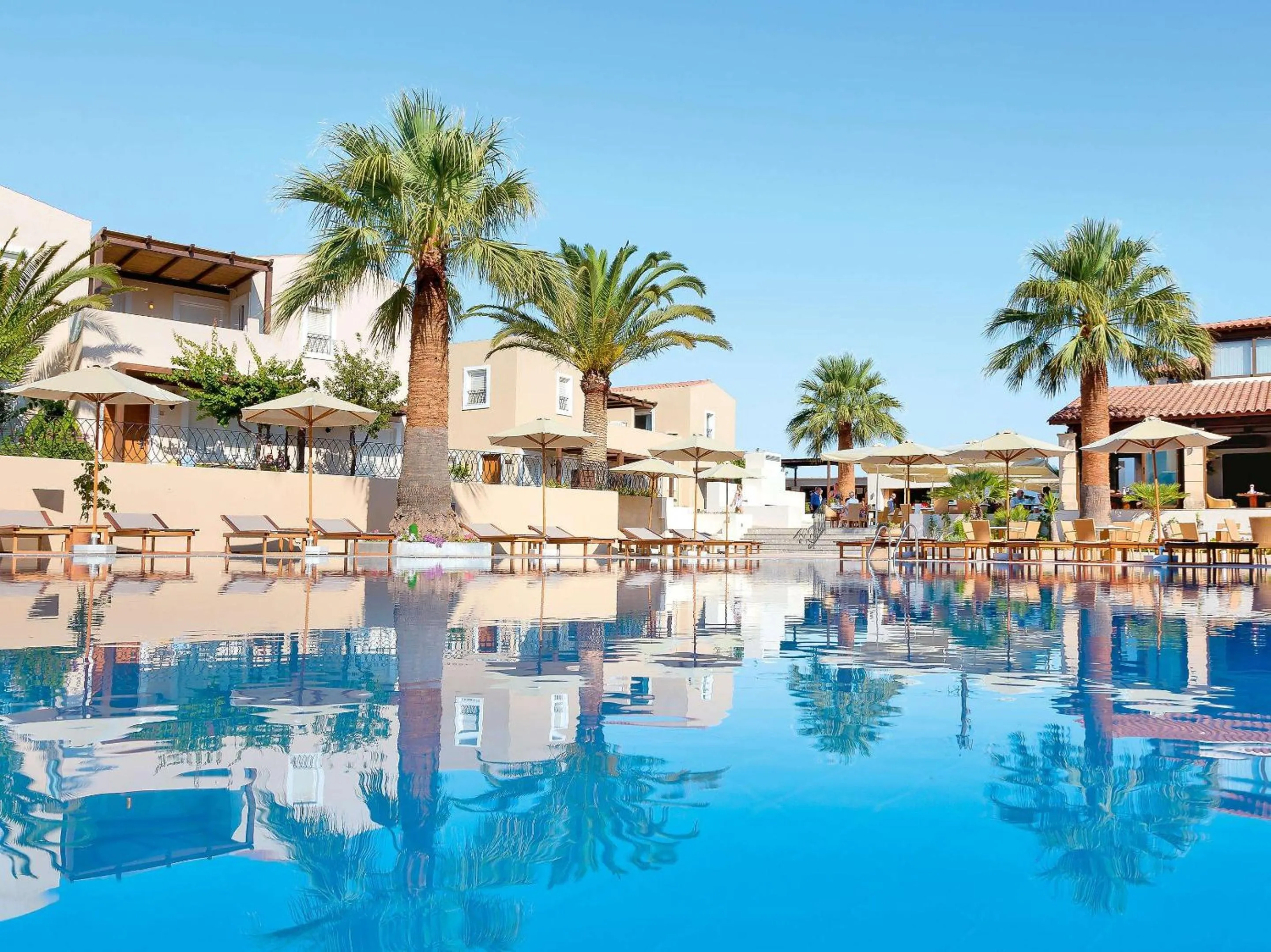 Swimming pool in Grand Leoniki Residence by Grecotel