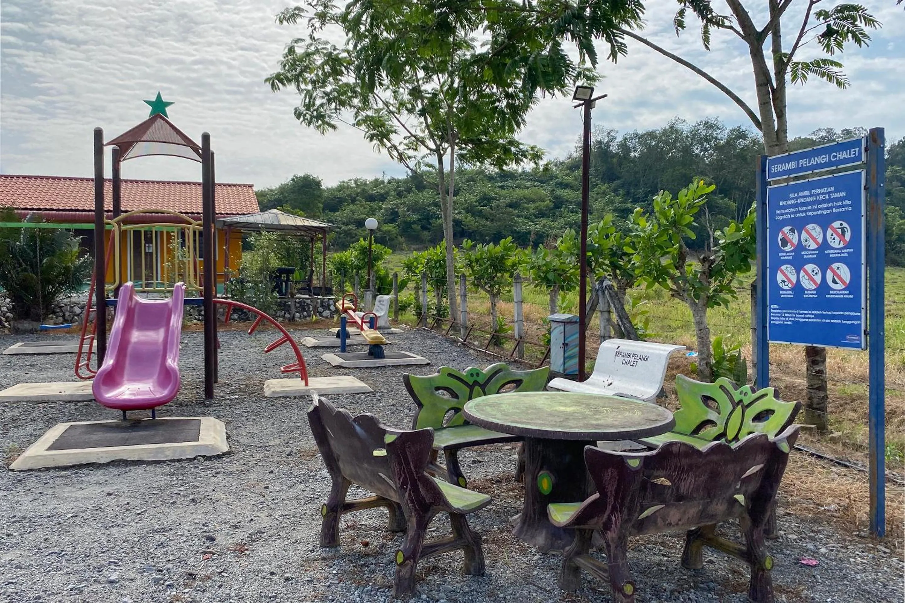 Evening entertainment in Capital O 90168 Serambi Pelangi Chalet