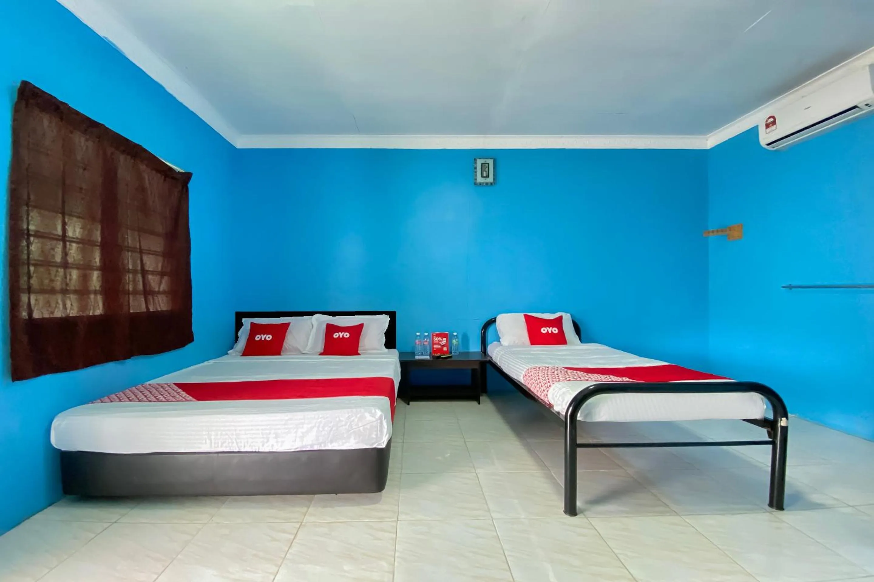 Photo of the whole room, Bed in Capital O 90168 Serambi Pelangi Chalet