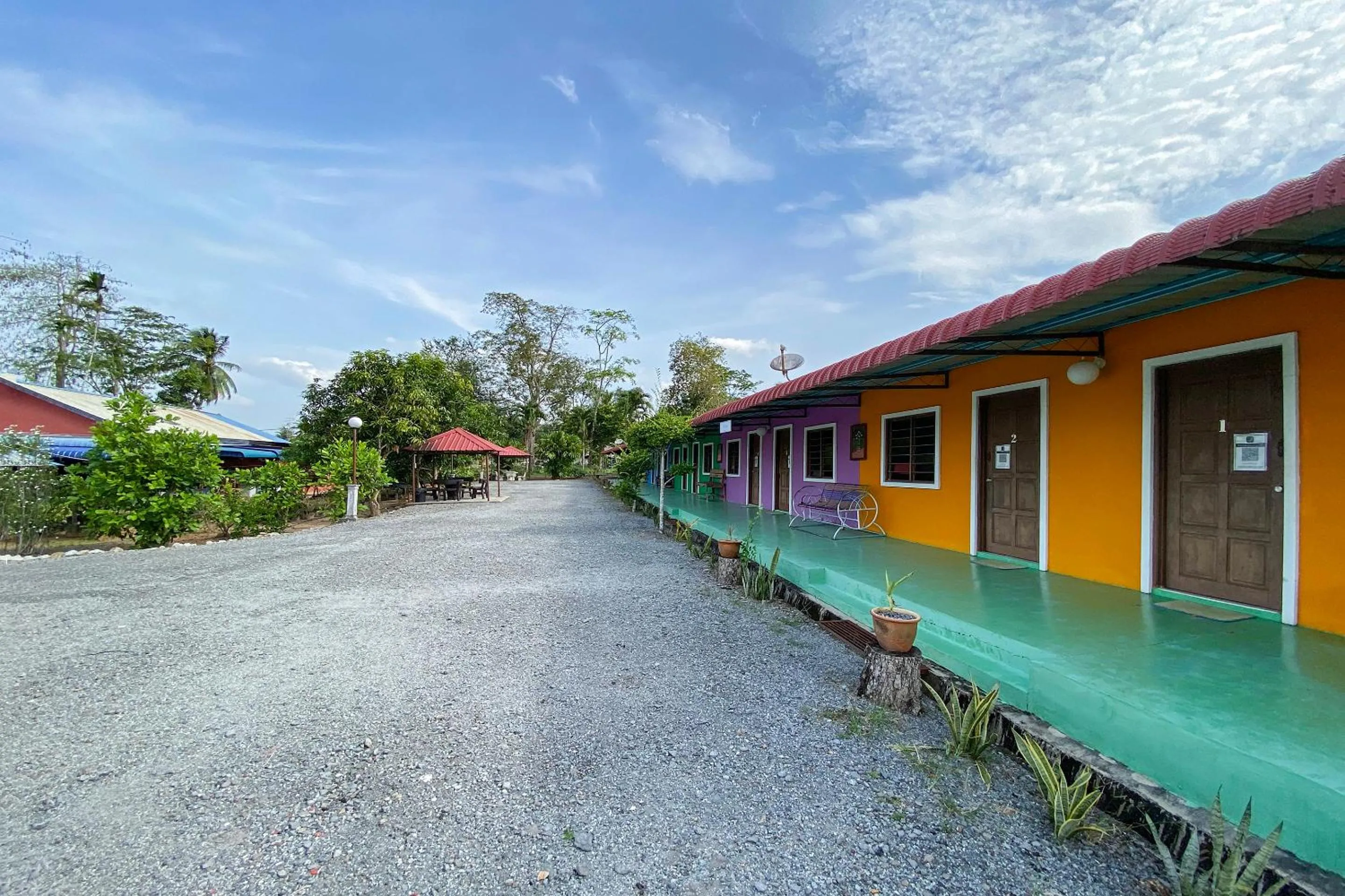 Property building in Capital O 90168 Serambi Pelangi Chalet