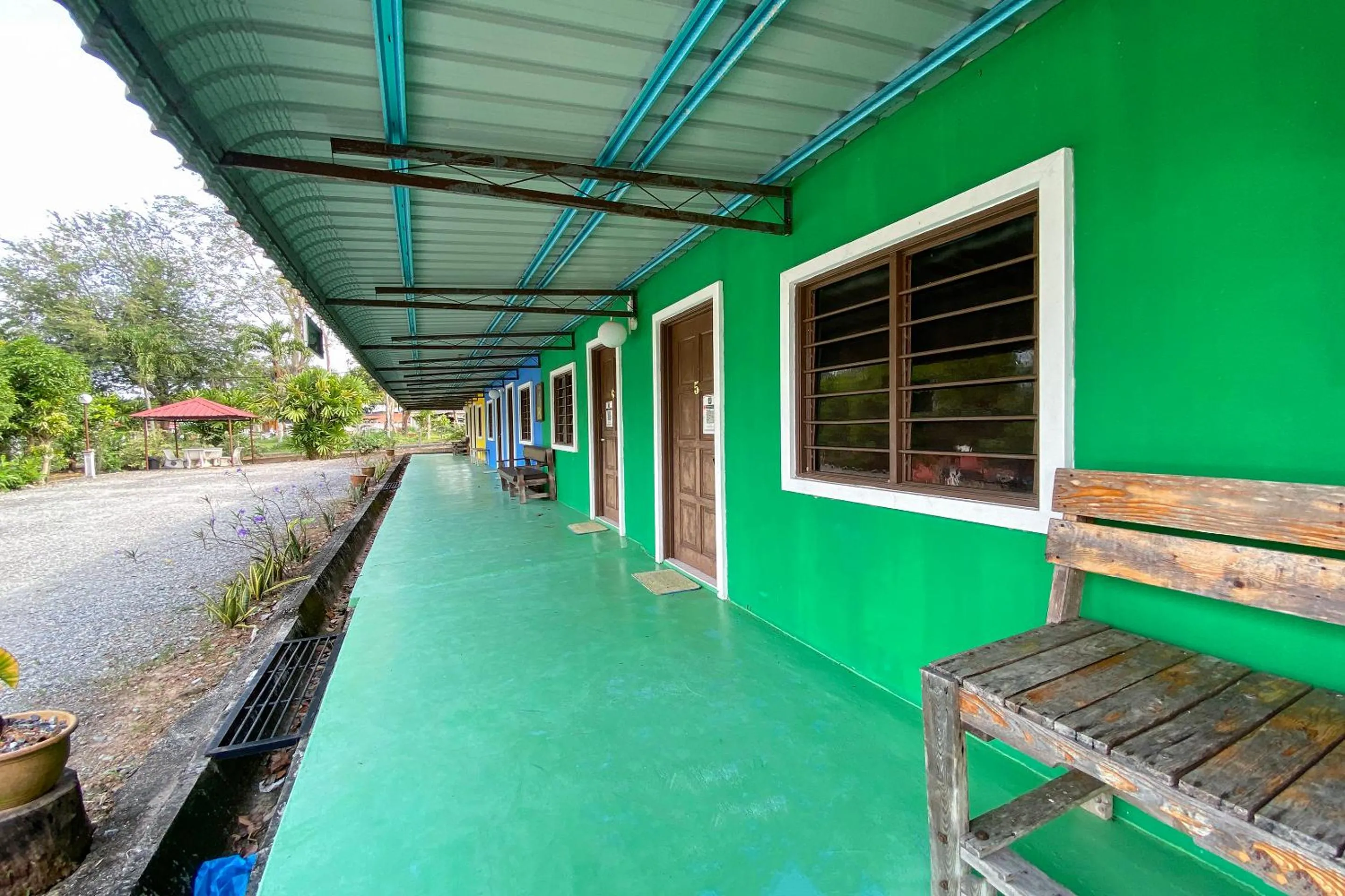 Property building in Capital O 90168 Serambi Pelangi Chalet