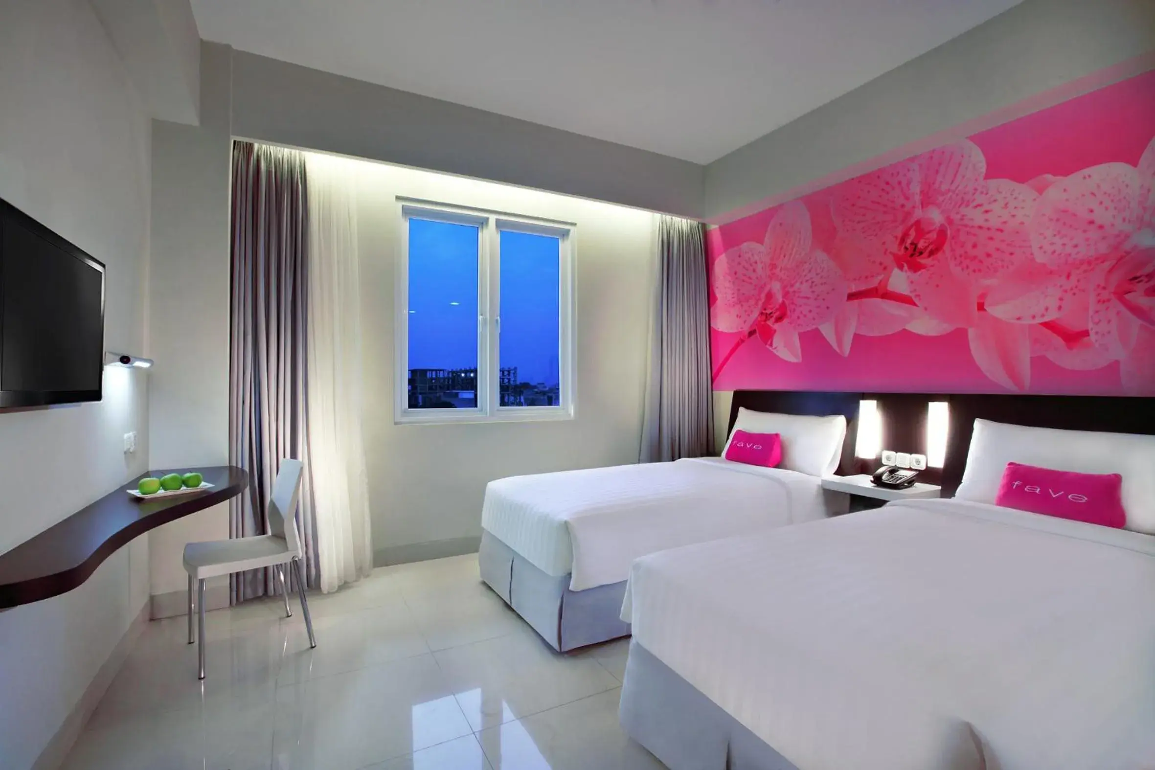 Superior Double or Twin Room in favehotel Zainul Arifin Superior Double or Twin Room in favehotel Zainul Arifin