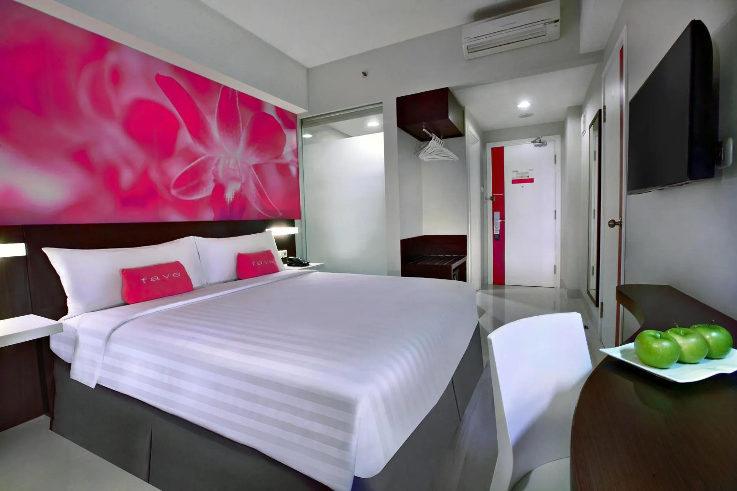 Bedroom, Bed in favehotel Zainul Arifin