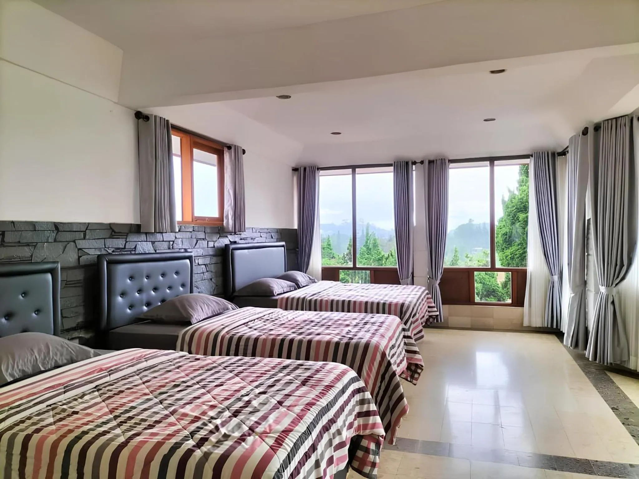 Family, Bed in Nur Alam Hotel Lembang