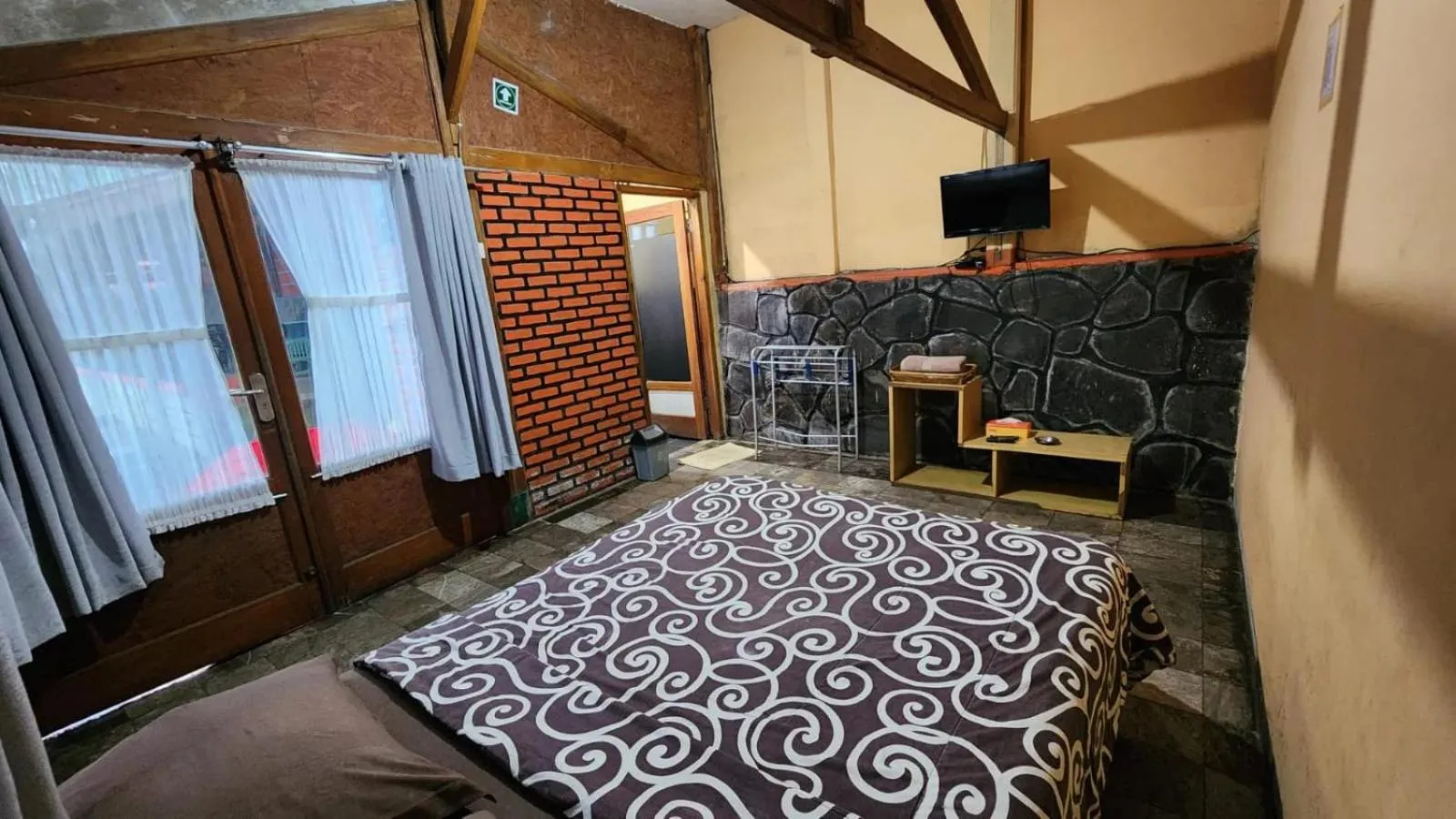 Bed in Nur Alam Hotel Lembang