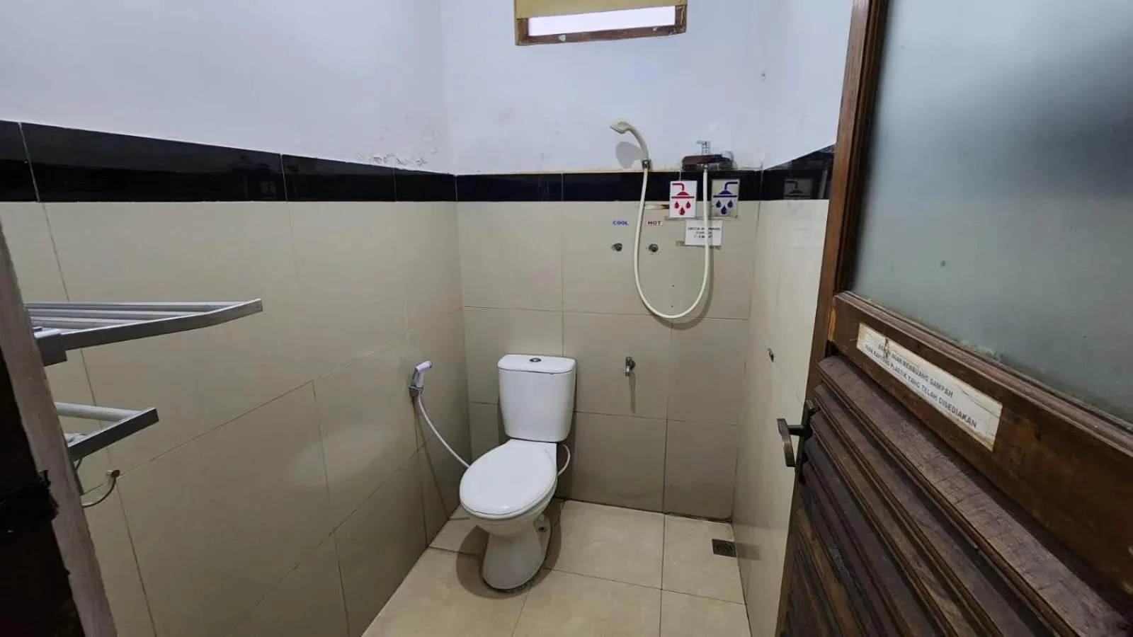 Toilet in Nur Alam Hotel Lembang