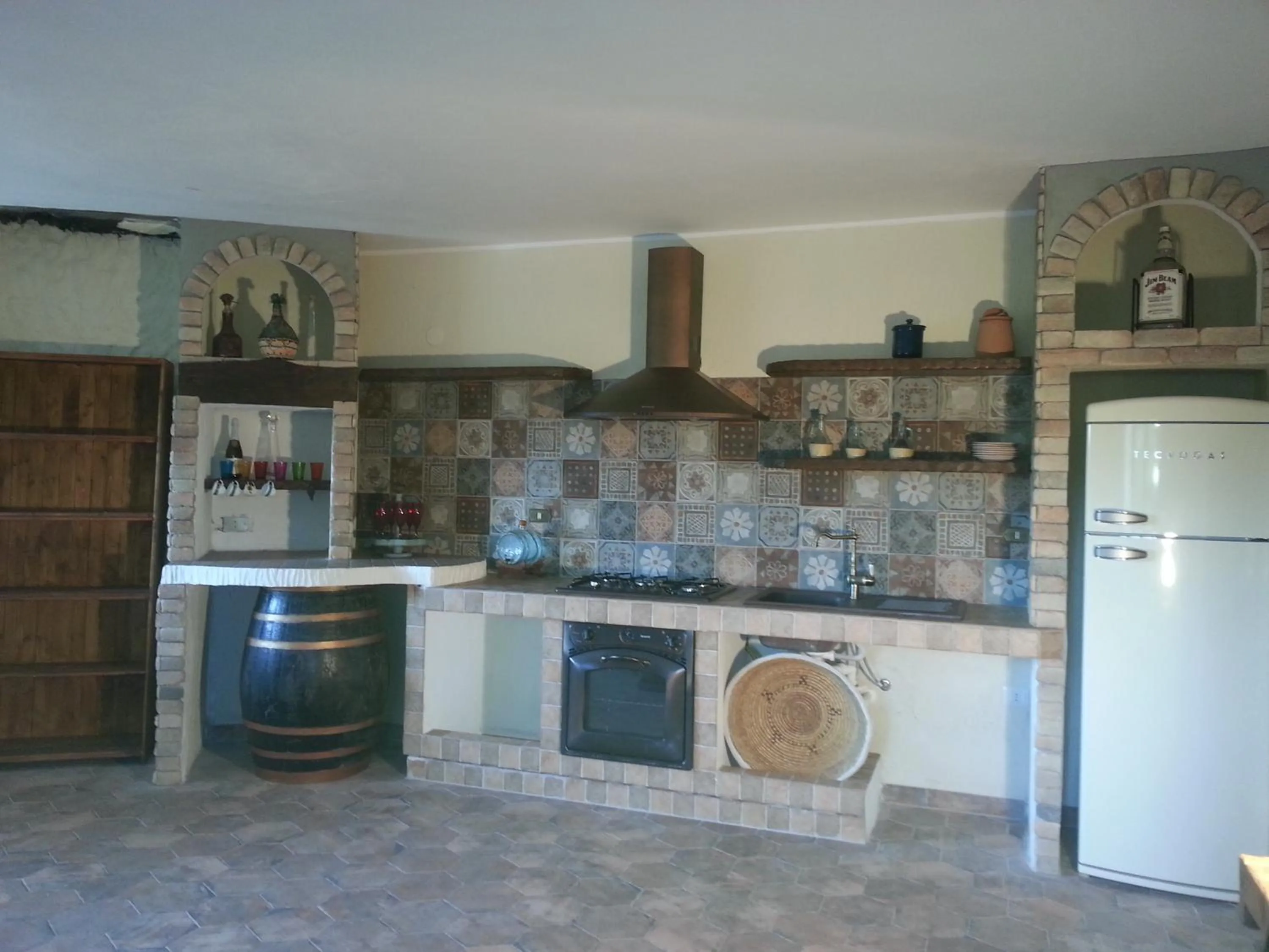 Kitchen or kitchenette in B&B Antica Botte Sassari