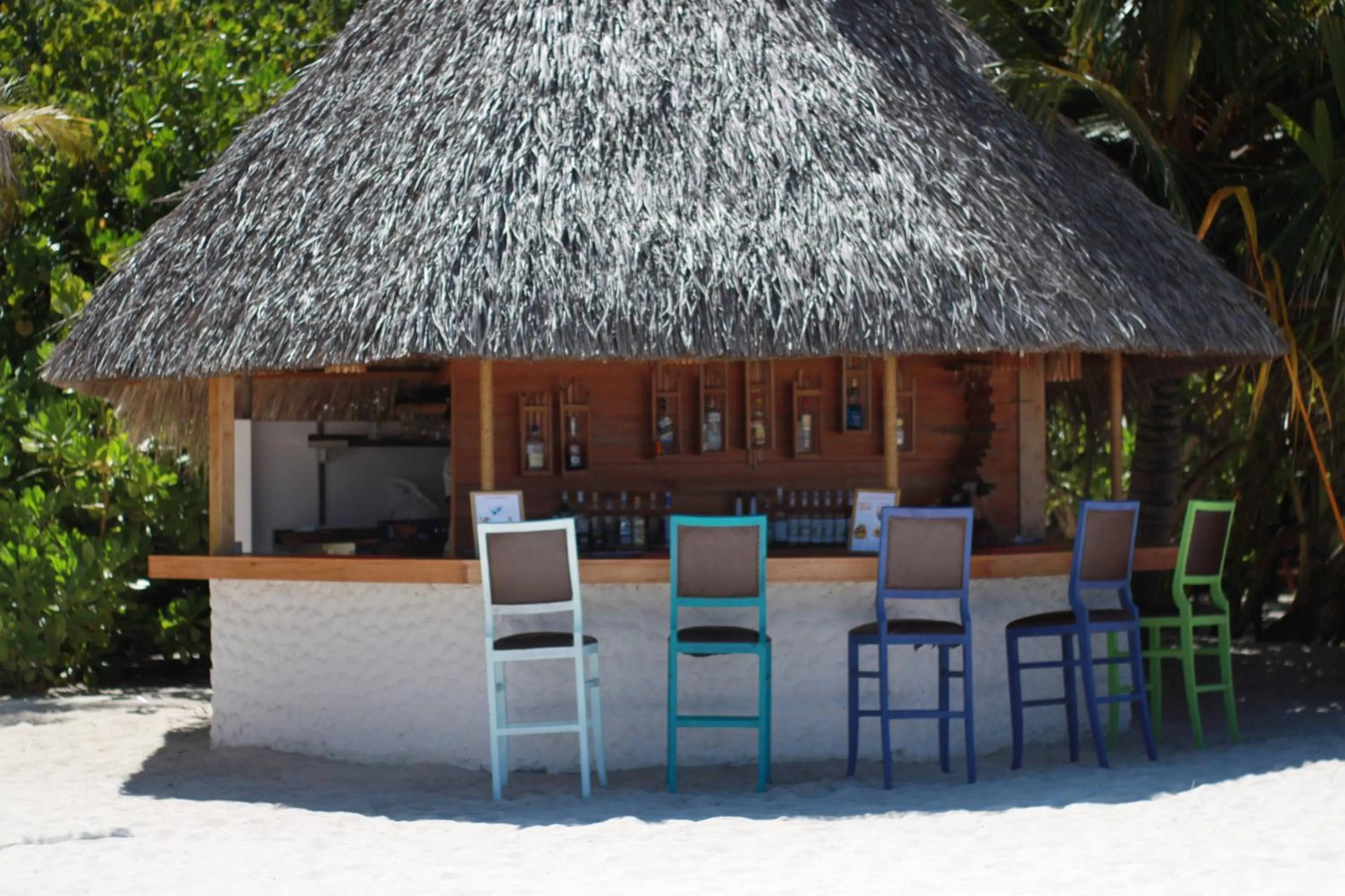 Lounge or bar in Eriyadu Island Resort