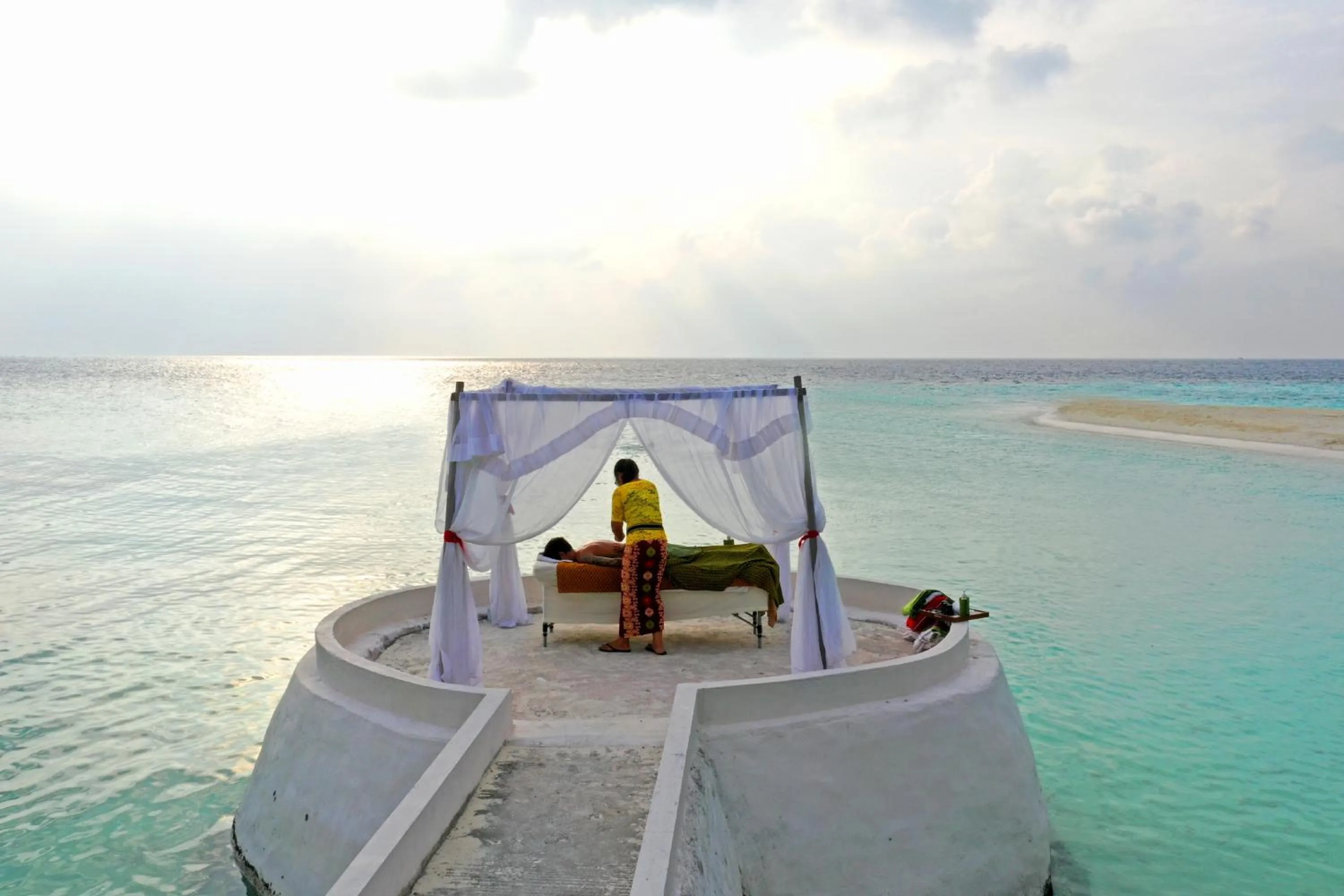 Massage in Eriyadu Island Resort