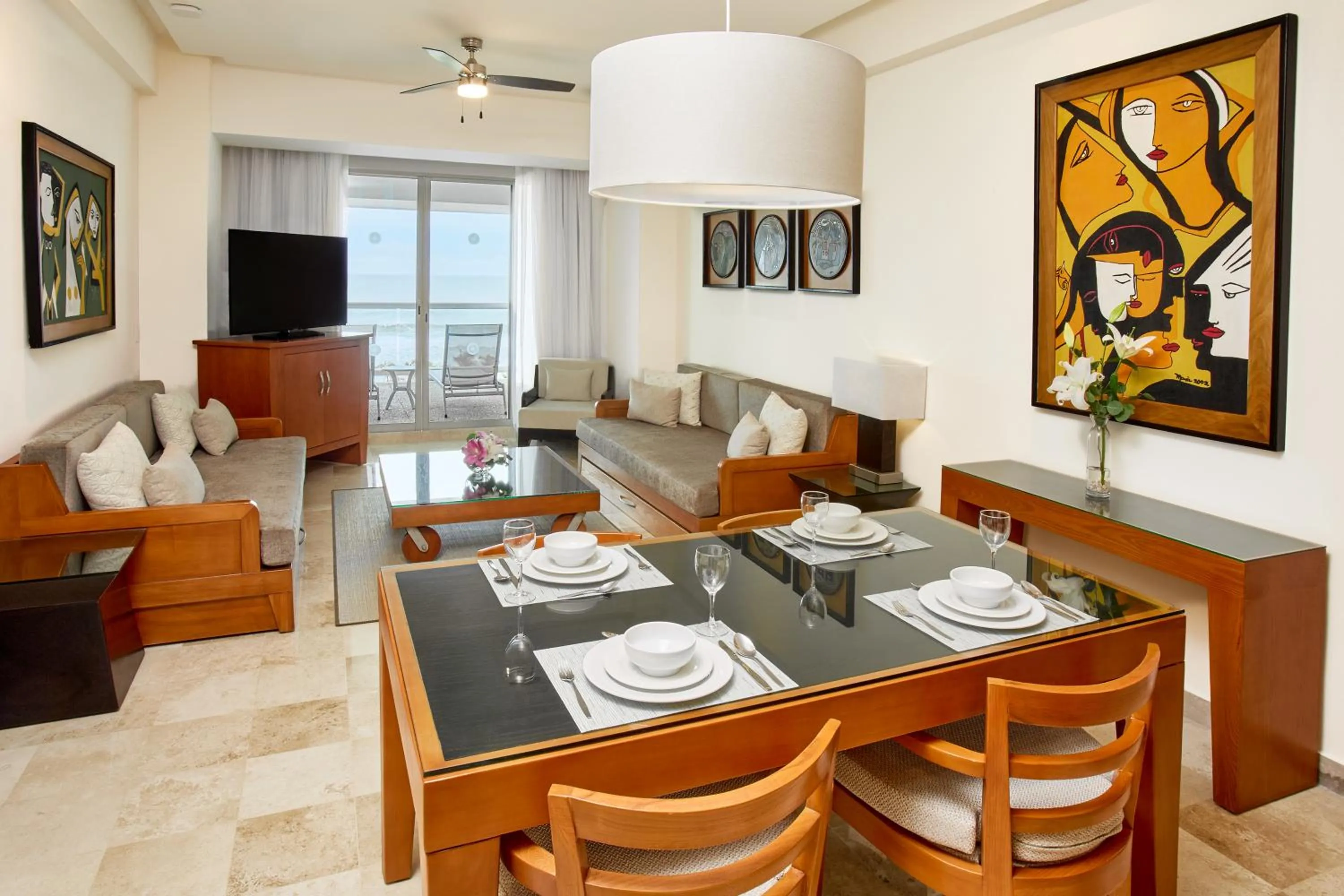 Two-Bedroom Suite in Grand Ocean Breeze Acapulco