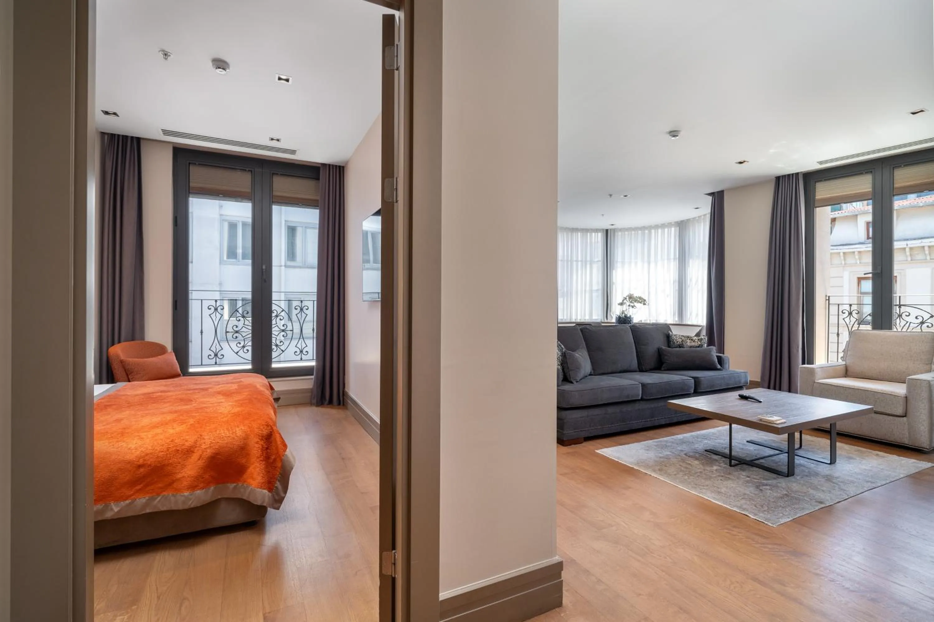 Living room, Bed in Sentire Hotels & Residences Taksim