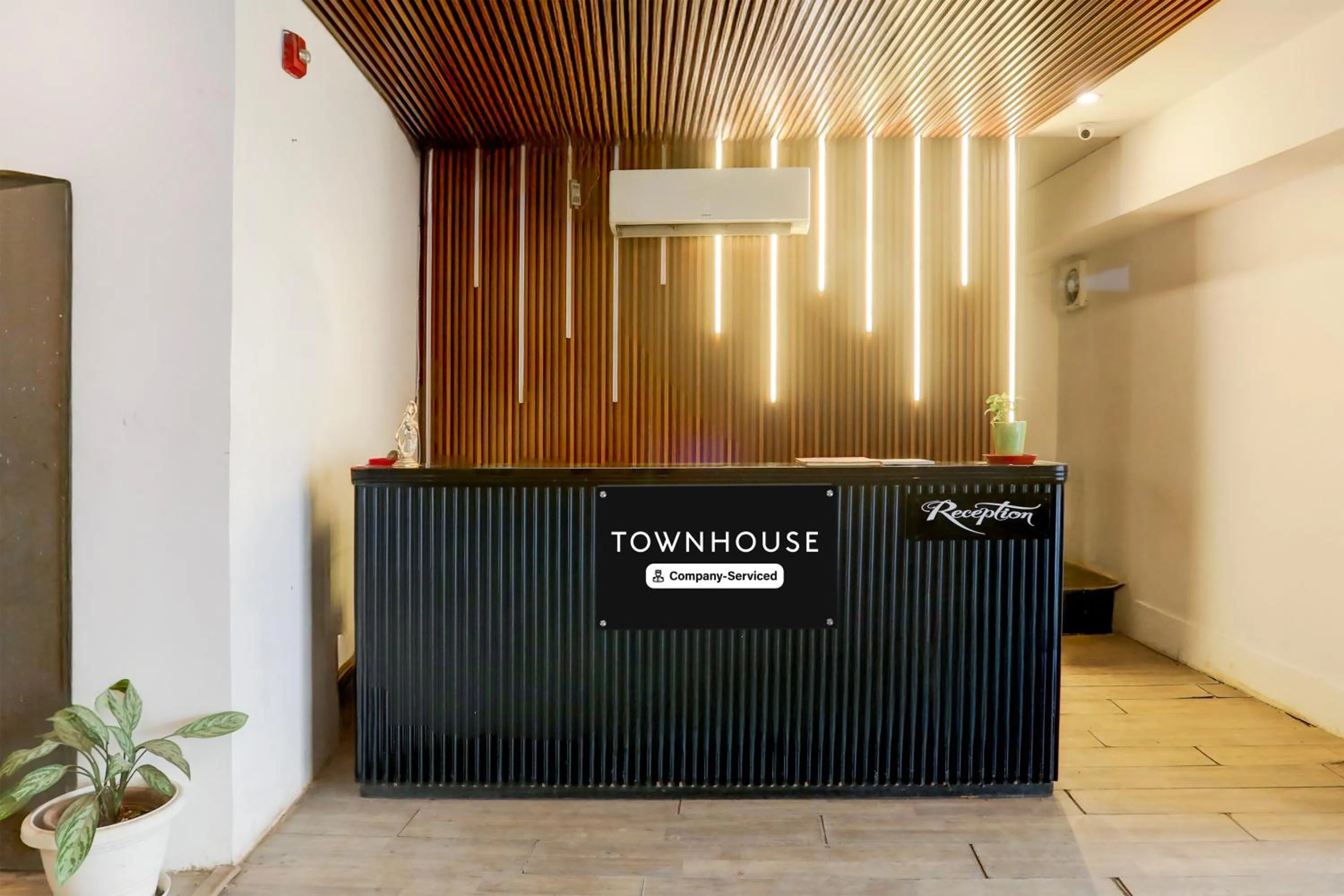 Lobby or reception in Super Townhouse Prayagraj Near Railway Station Formerly Santosh Palace