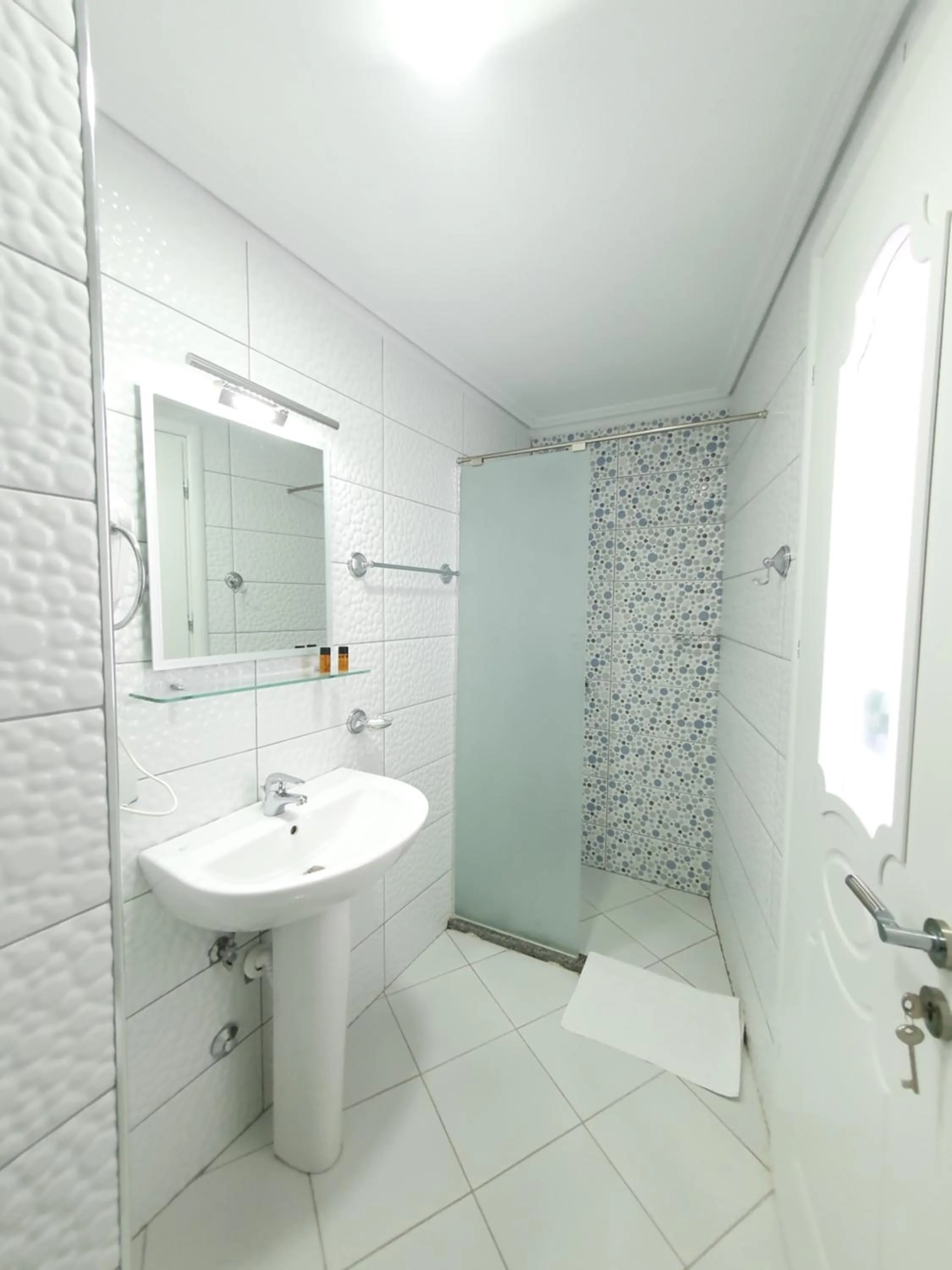 Shower in Hotel JoAn