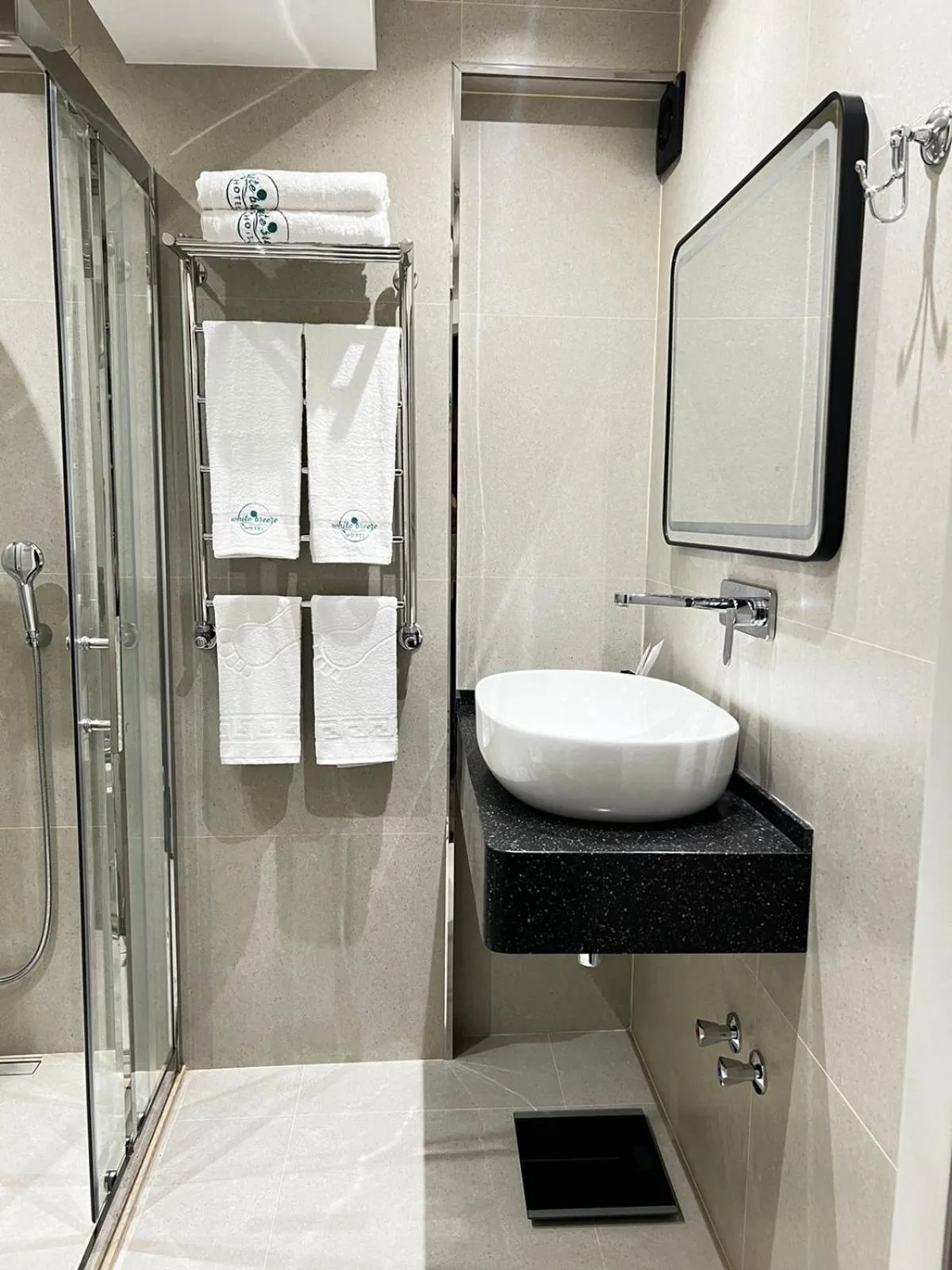 Bathroom in White Breeze Hotel