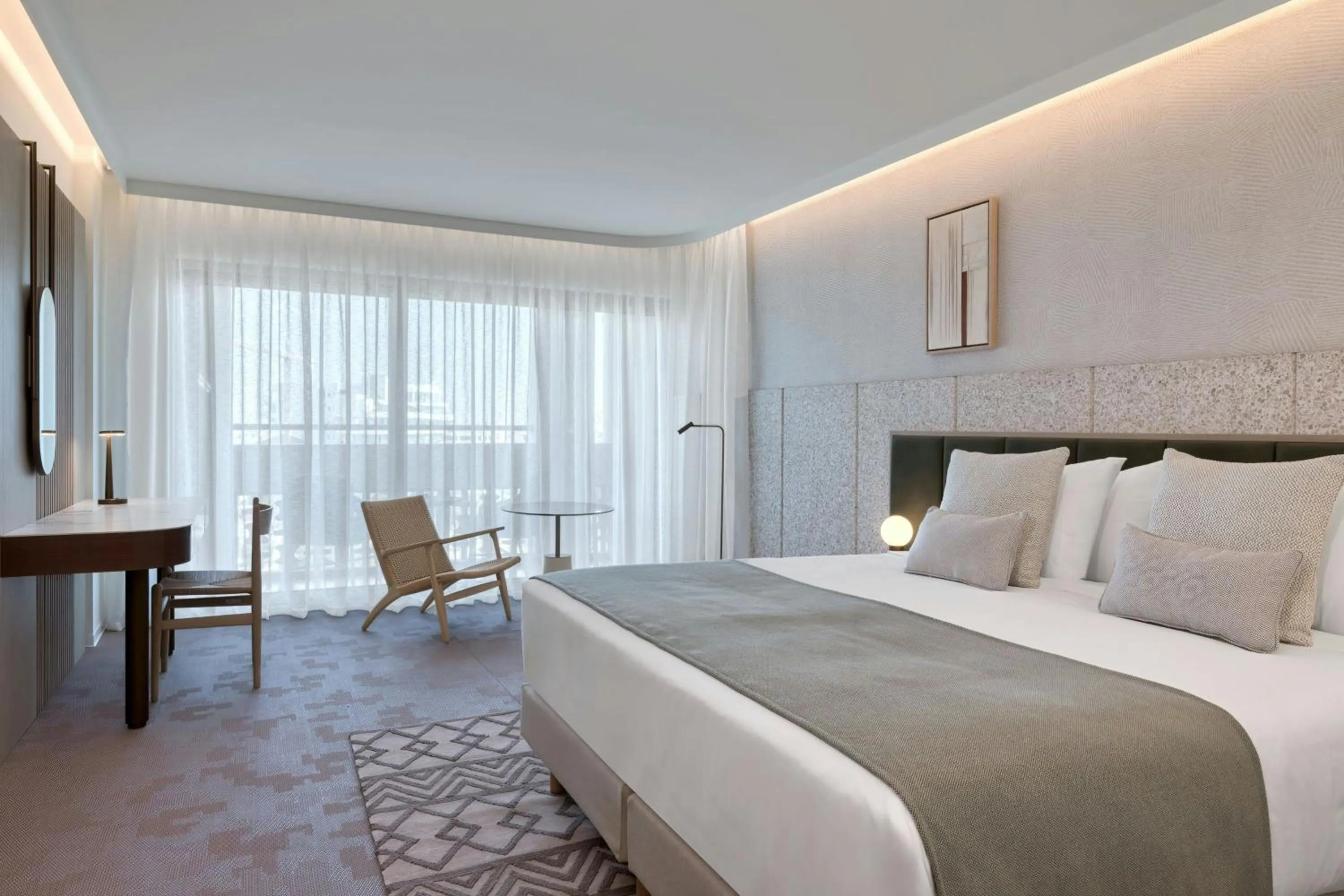 Photo of the whole room, Bed in The Landmark Nicosia, Autograph Collection