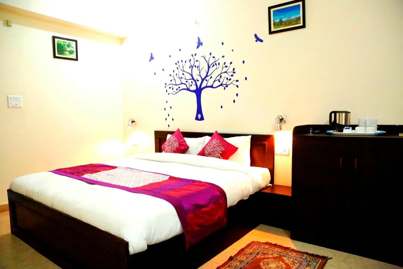 Bed in Hotel Avlokan - Near Kainchi Dham Mandir