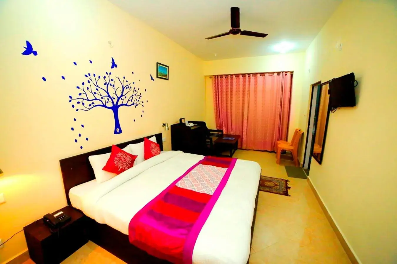 Executive Double Room in Hotel Avlokan - Near Kainchi Dham Mandir Executive Double Room in Hotel Avlokan - Near Kainchi Dham Mandir