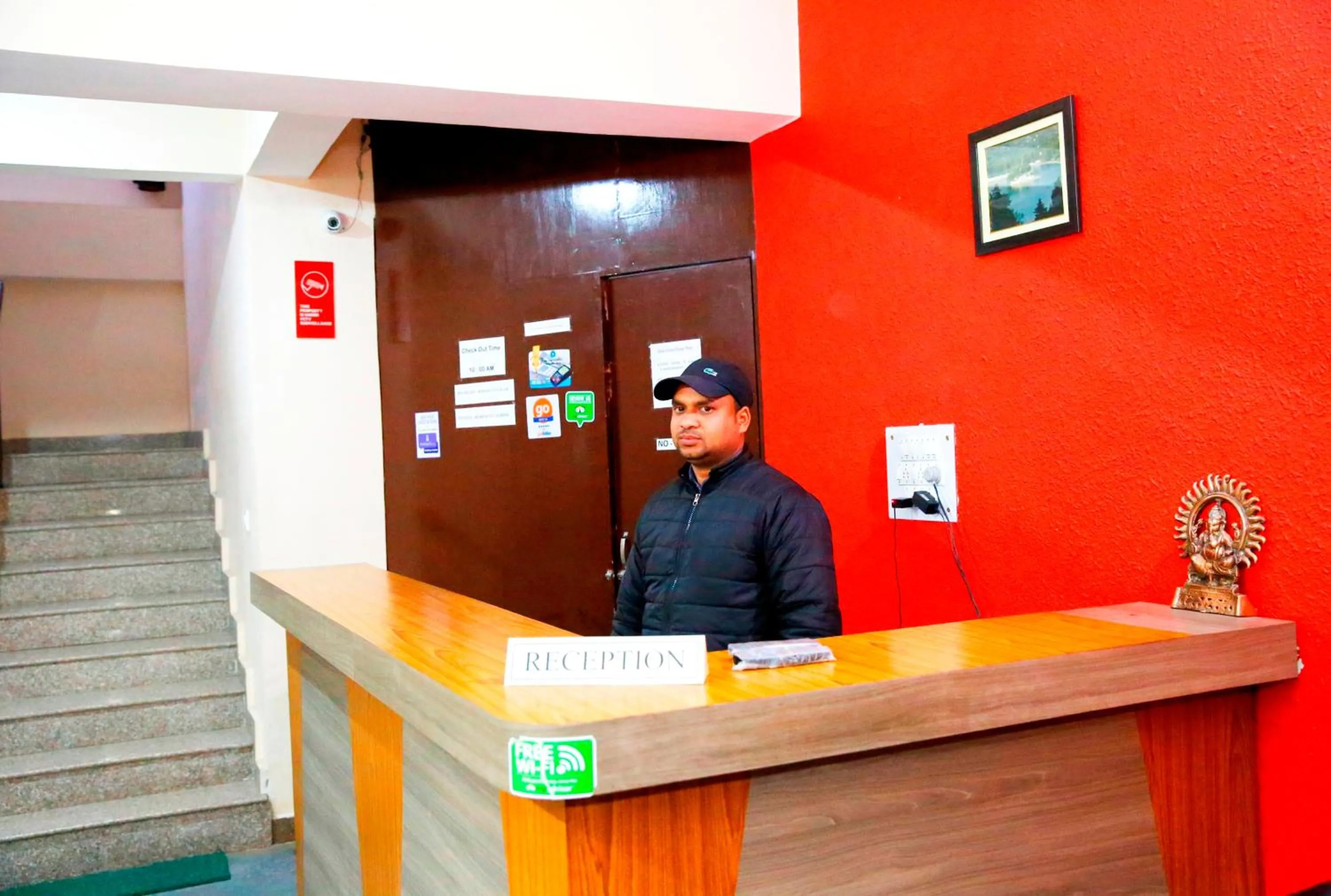 Lobby or reception in Hotel Avlokan - Near Kainchi Dham Mandir