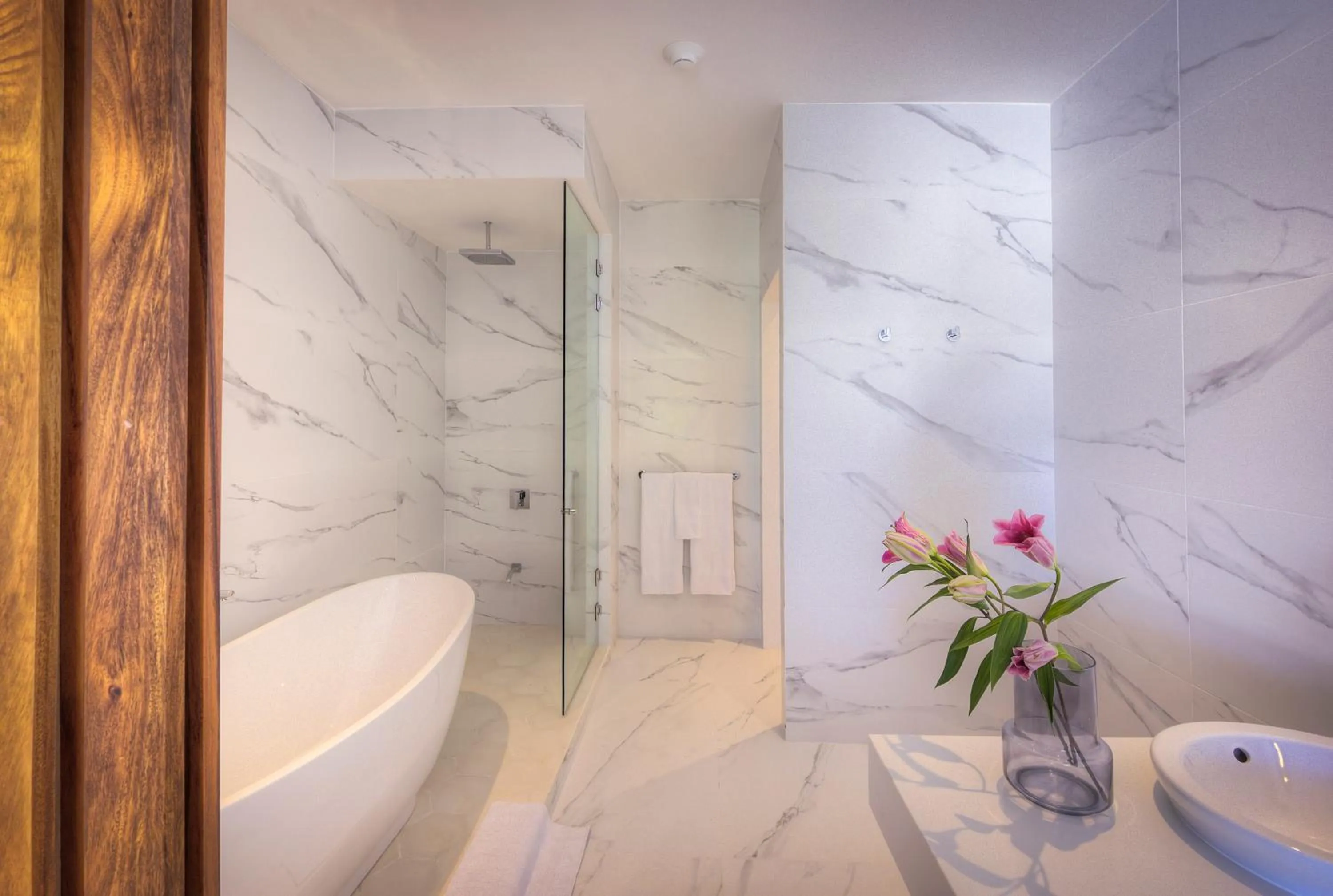 Shower in Ocotea Boutique Hotel