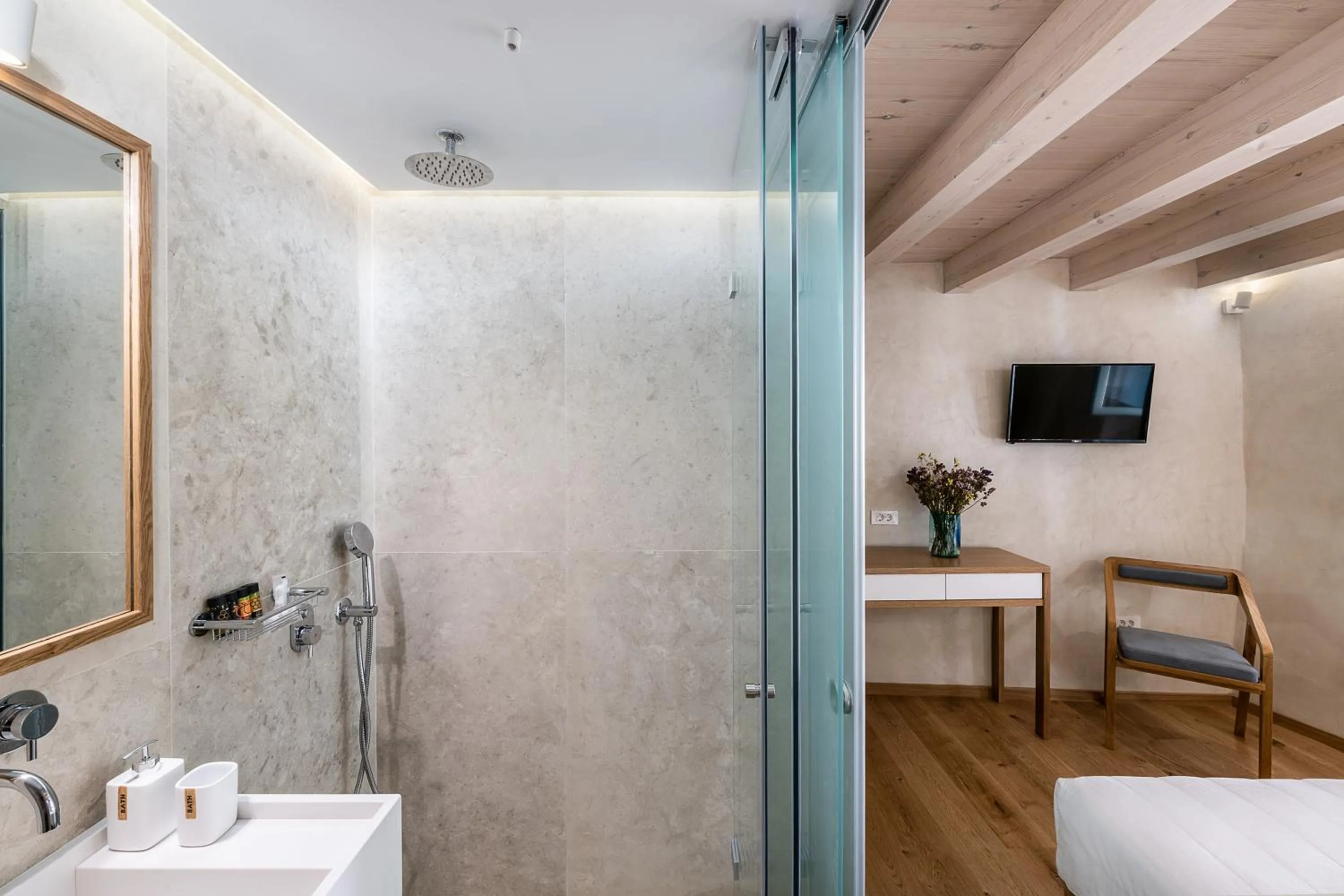 Bathroom in Hotel Off