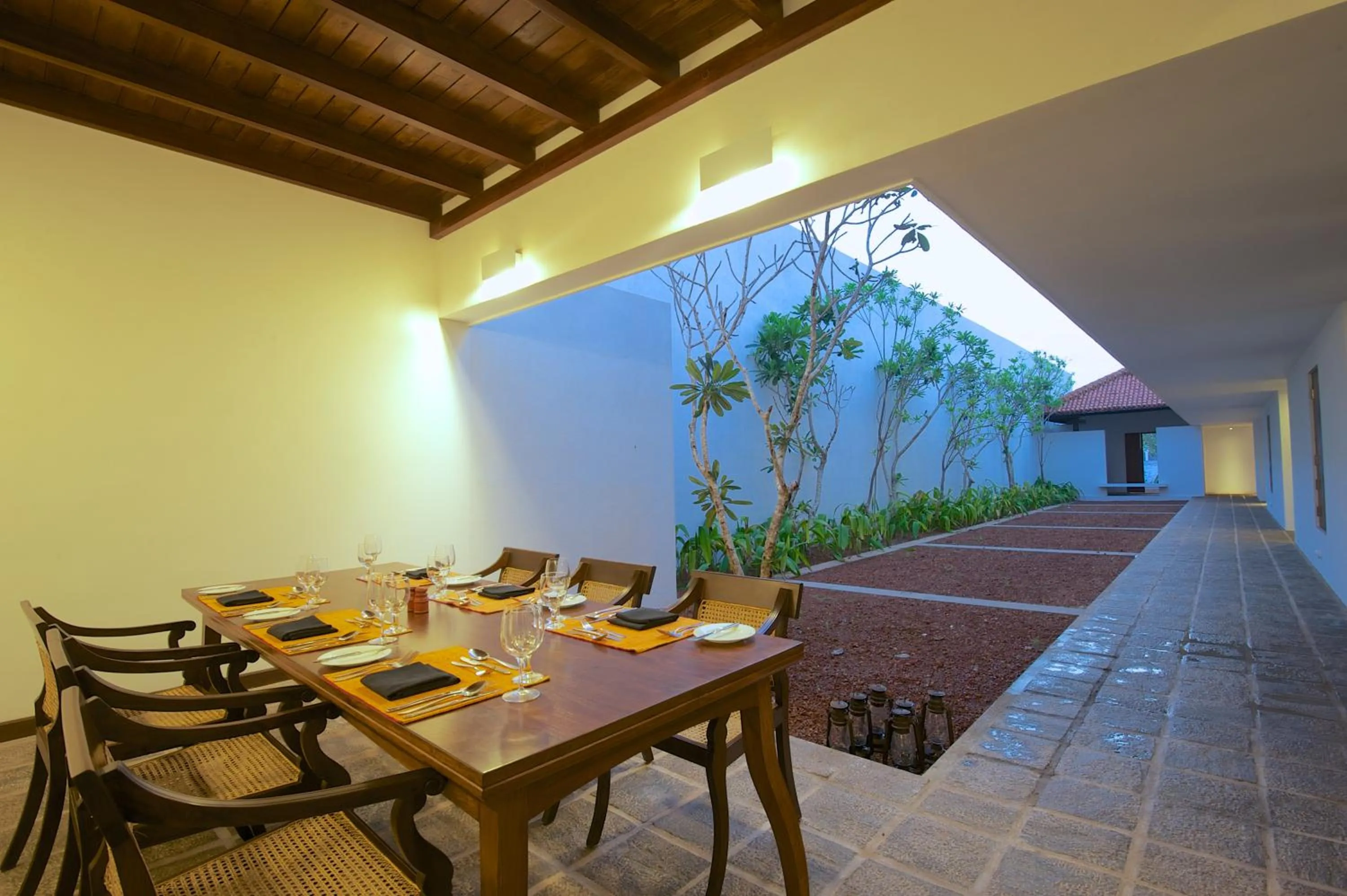Restaurant/places to eat in Jetwing Thalahena Villa